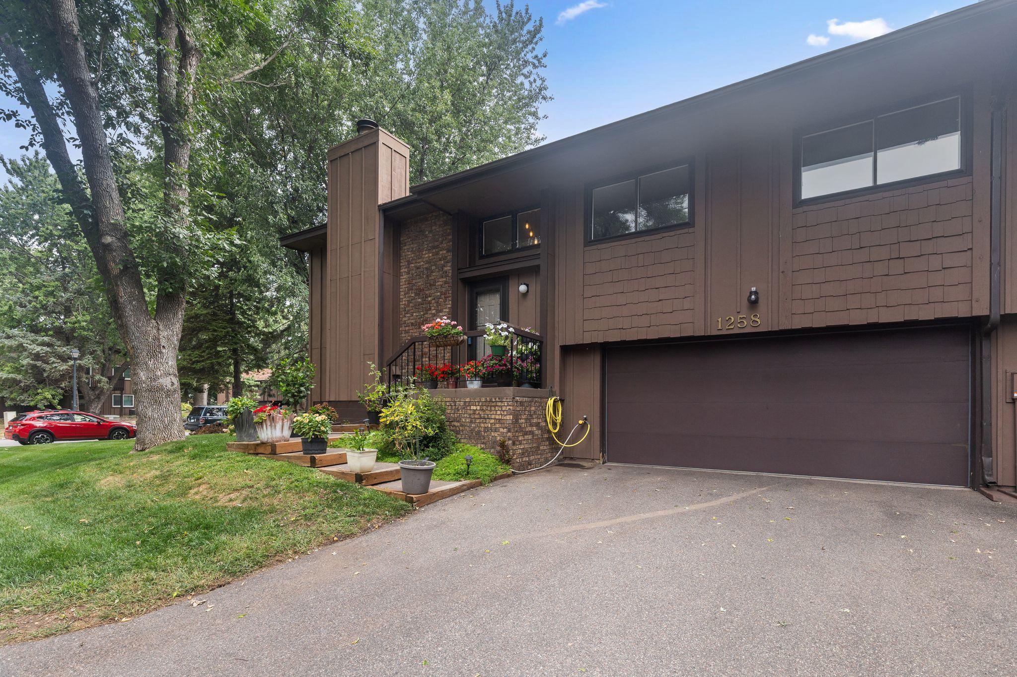1258 Bridle Path Court — photo