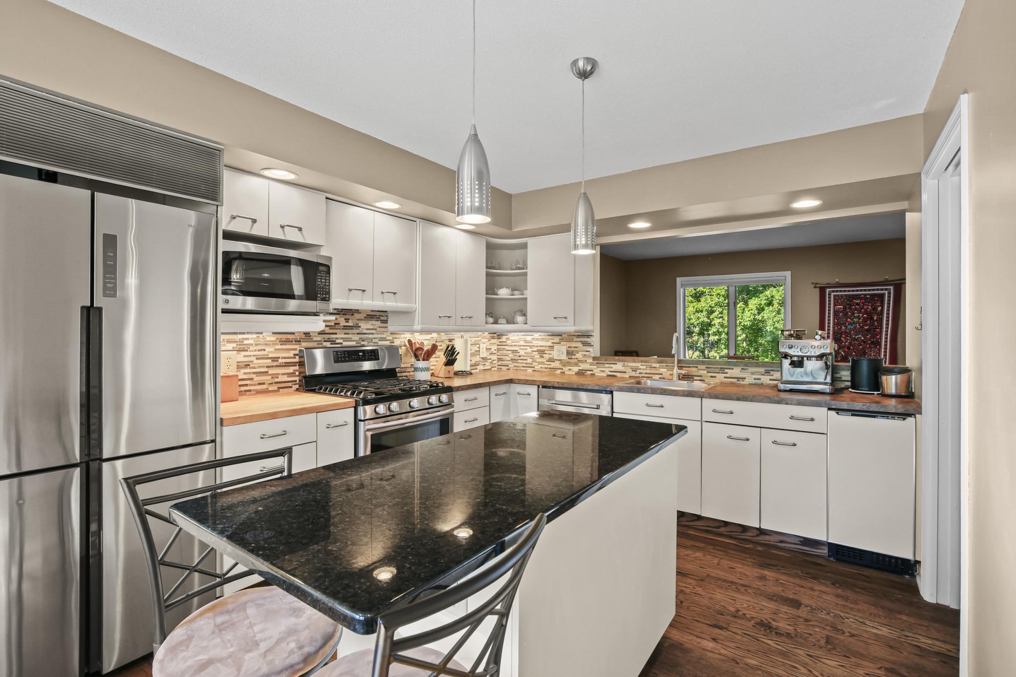 142 Wildwood Bay Drive — photo