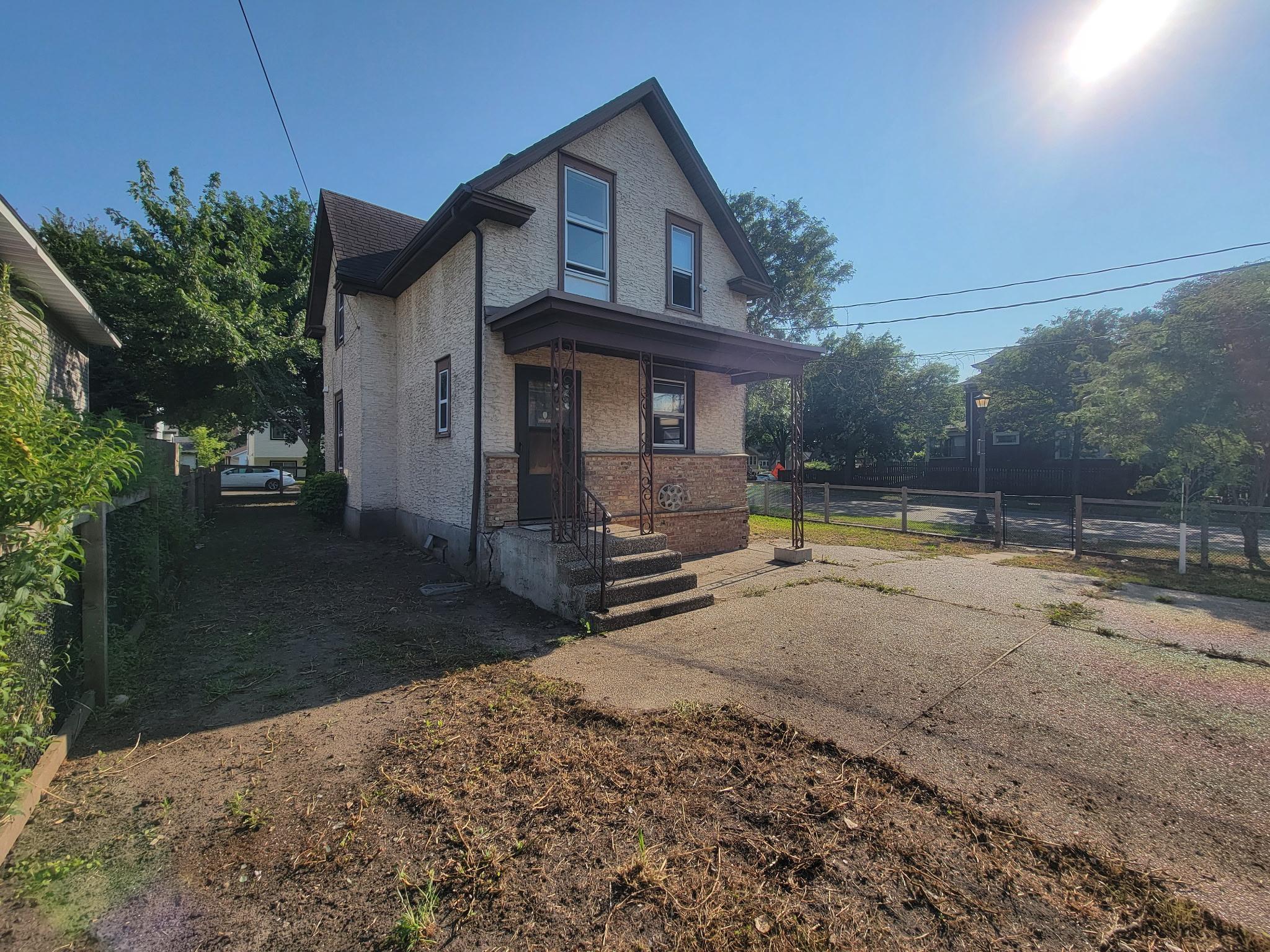 85 Hatch Avenue — photo