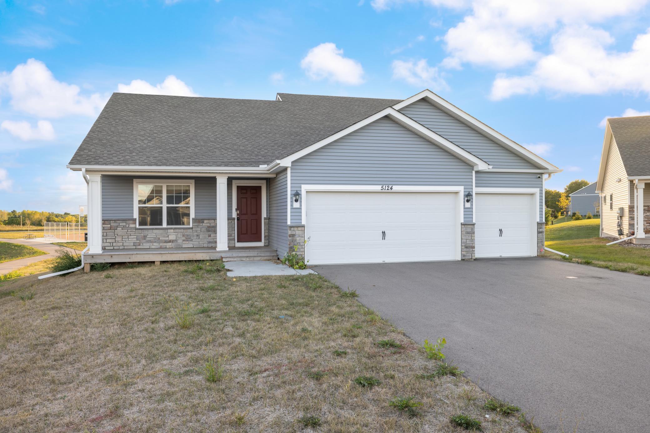 5124 Mustang Circle — photo