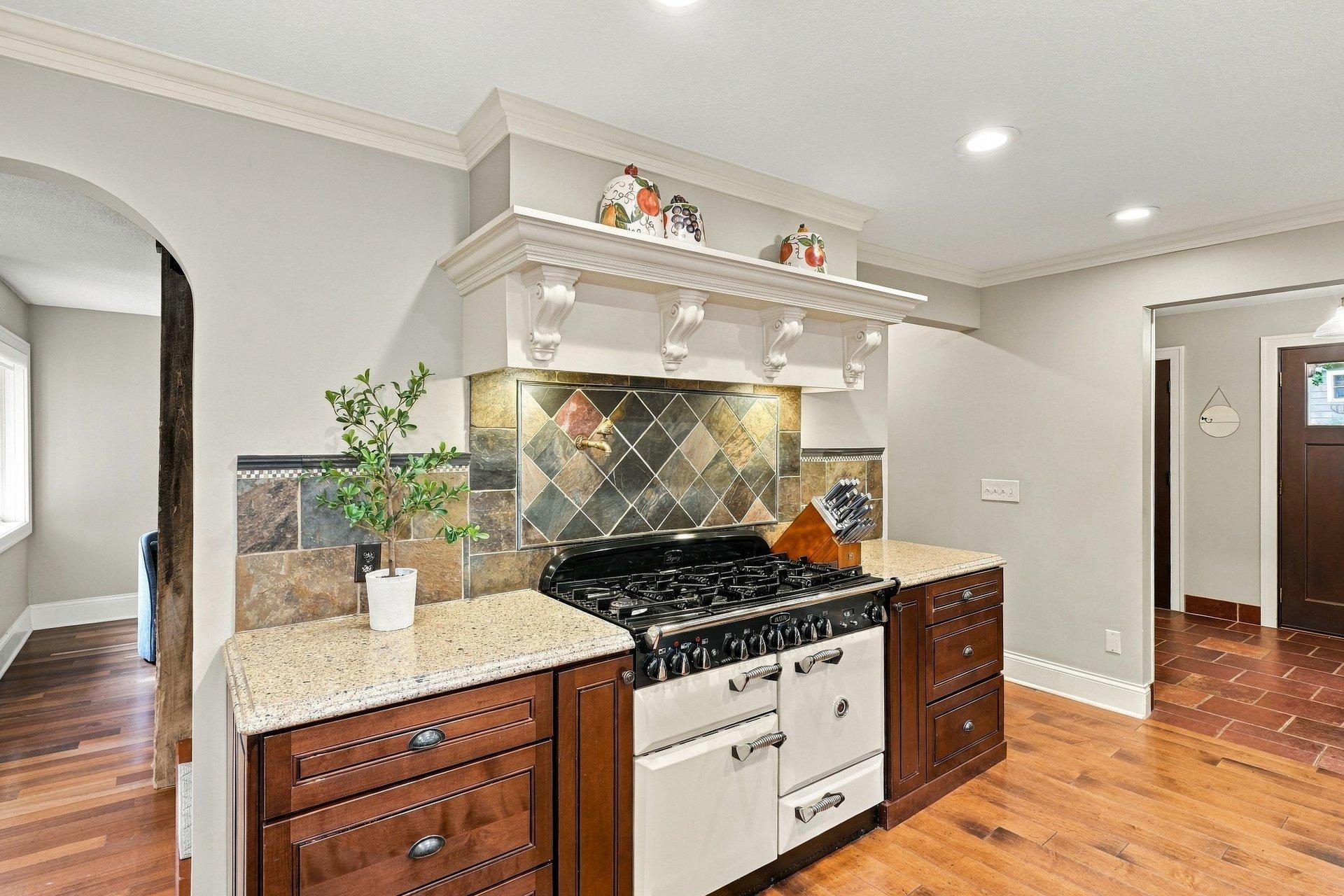 510 Pleasant View Road — photo