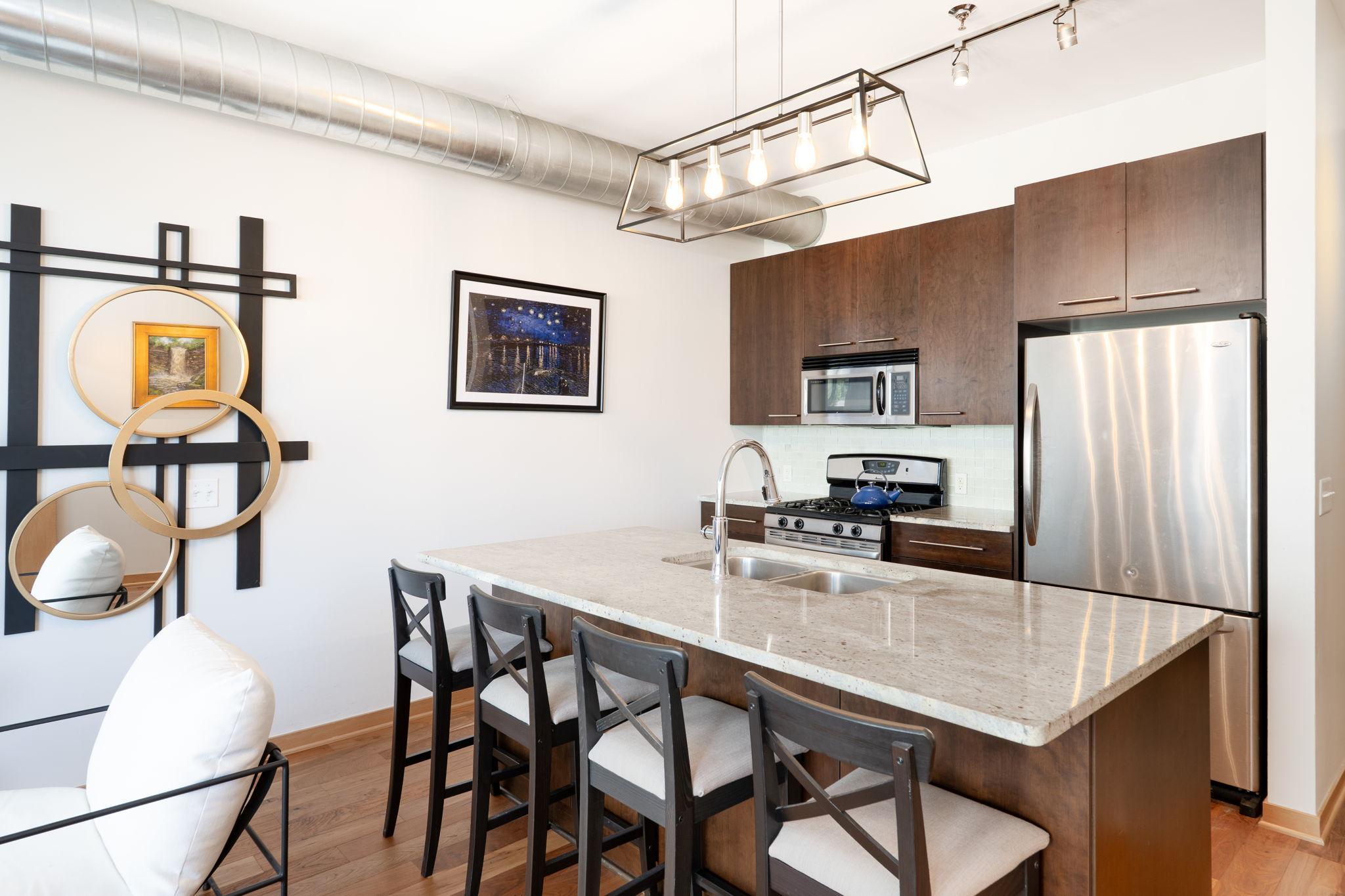 1211 Lagoon Avenue 305 — photo