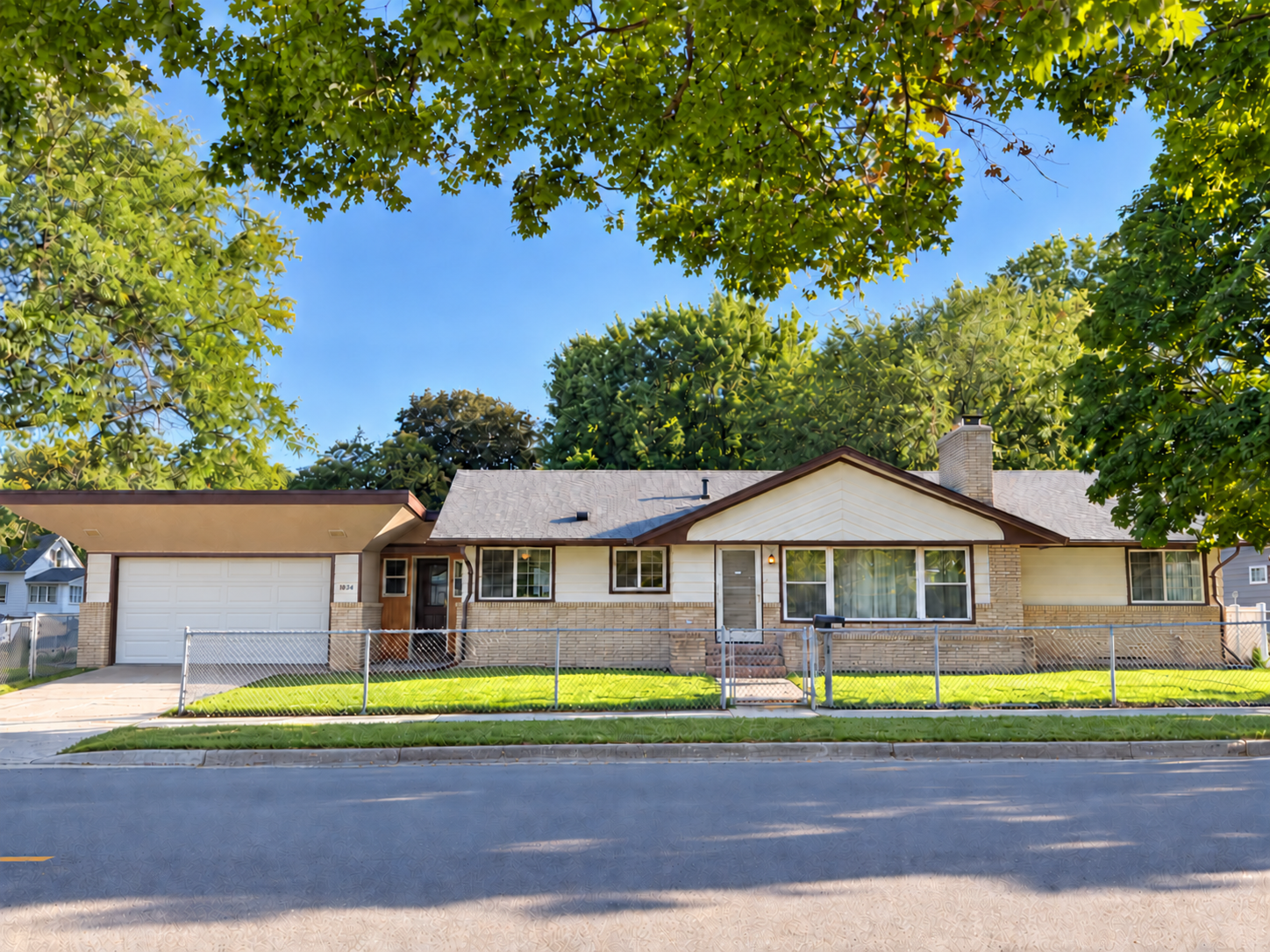 1894 Minnehaha Avenue E — photo