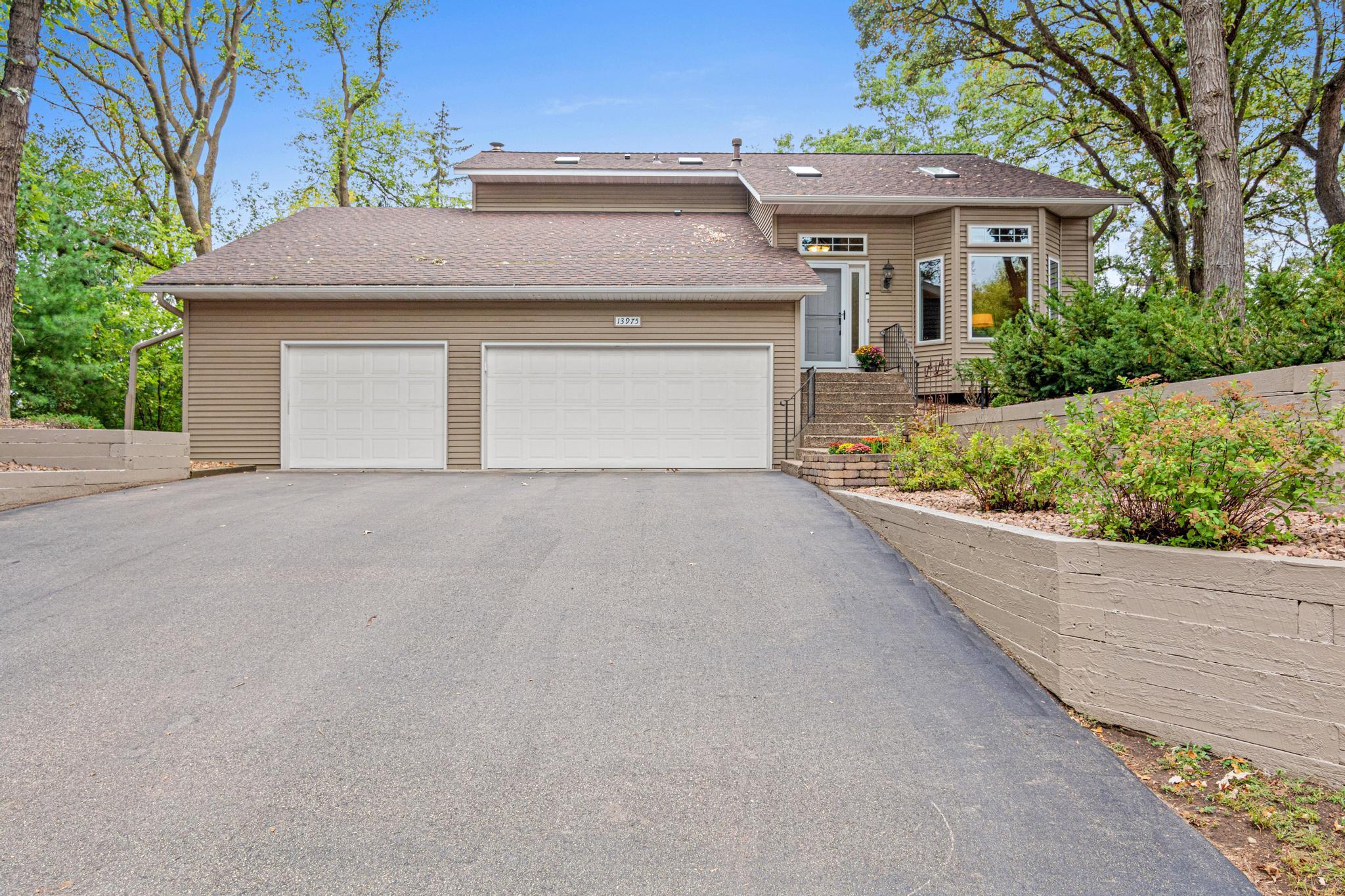 13975 Granada Court — photo