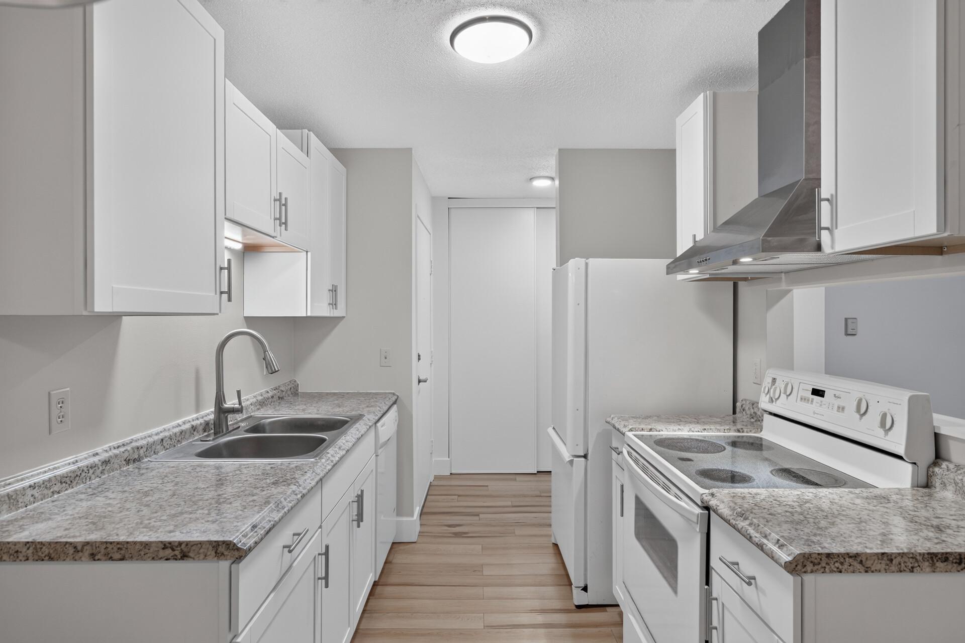 135 Viking Drive E 308 — photo