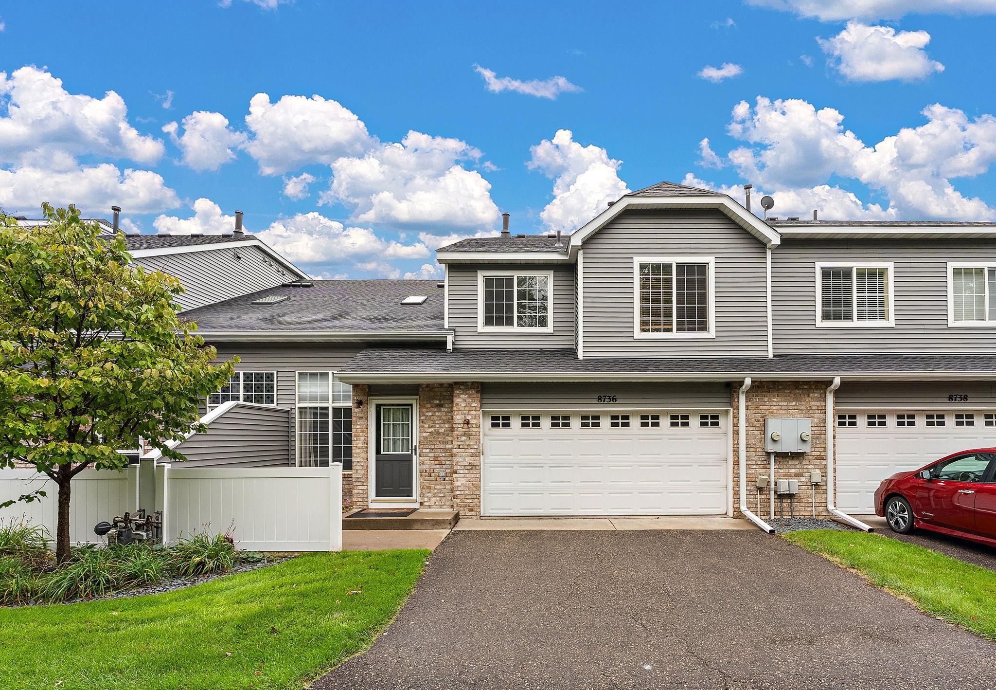 8736 Hastings Circle NE — photo