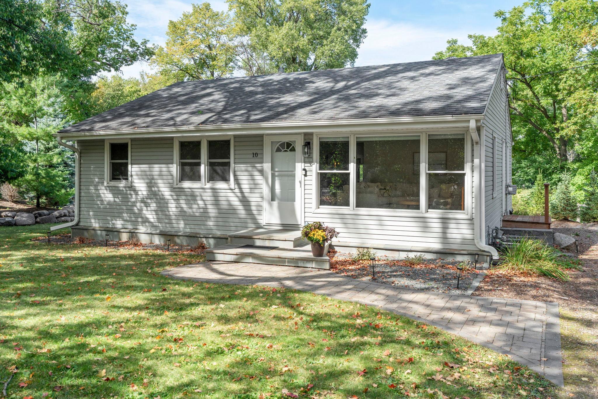 10 Woodlawn Avenue — photo