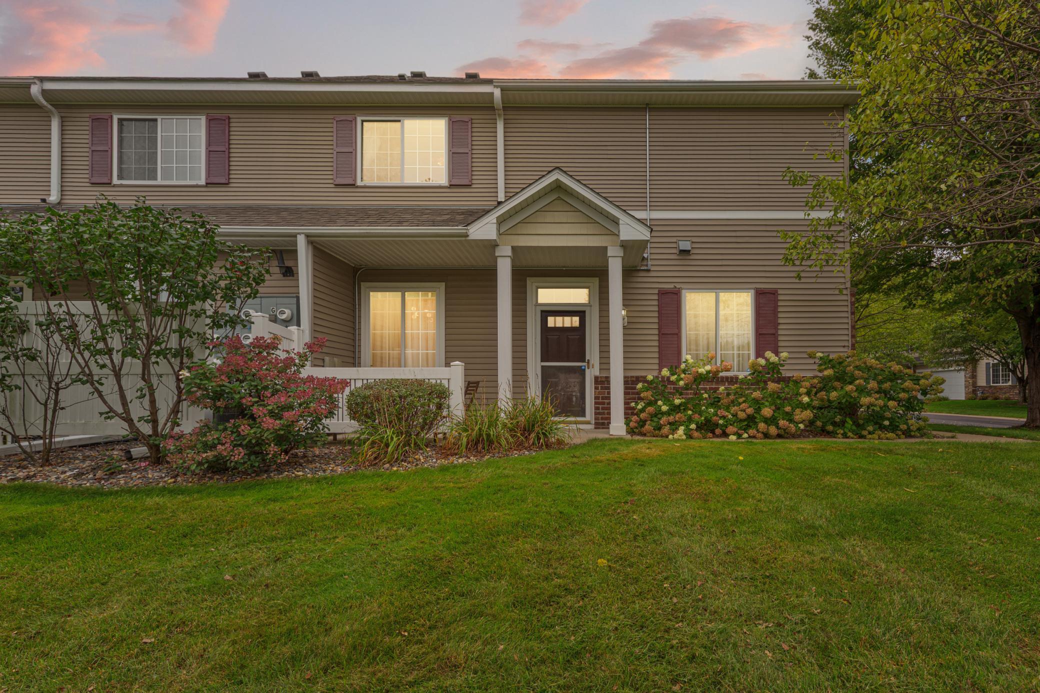 738 Maple Hills Drive Unit J — photo