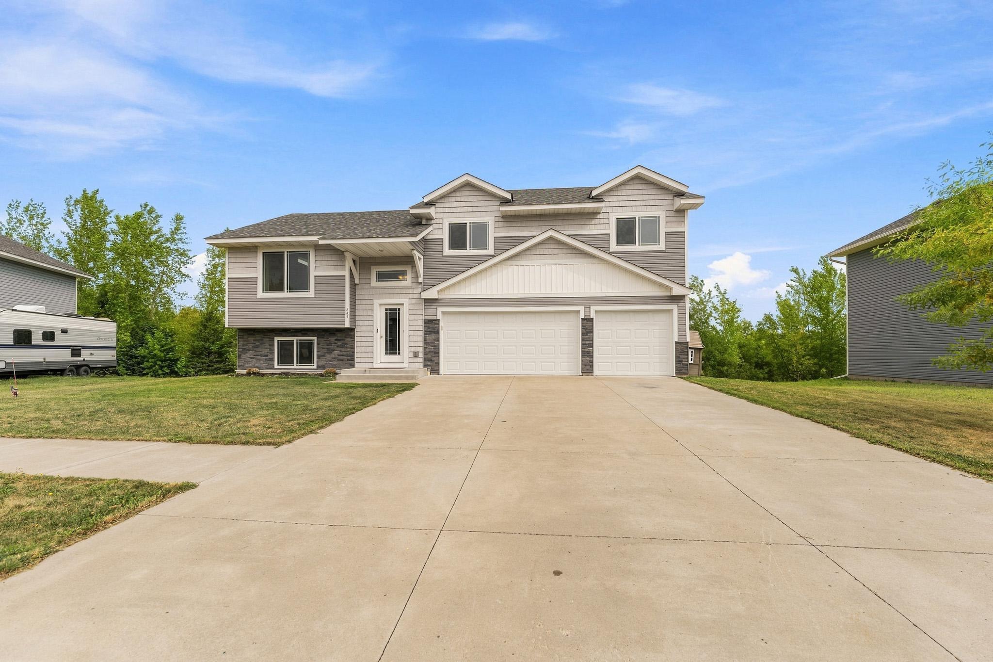 645 Highview Loop SE — photo