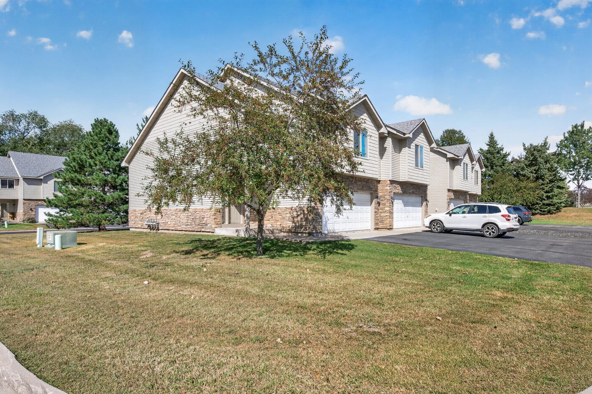 16065 Flagstaff Avenue W — photo