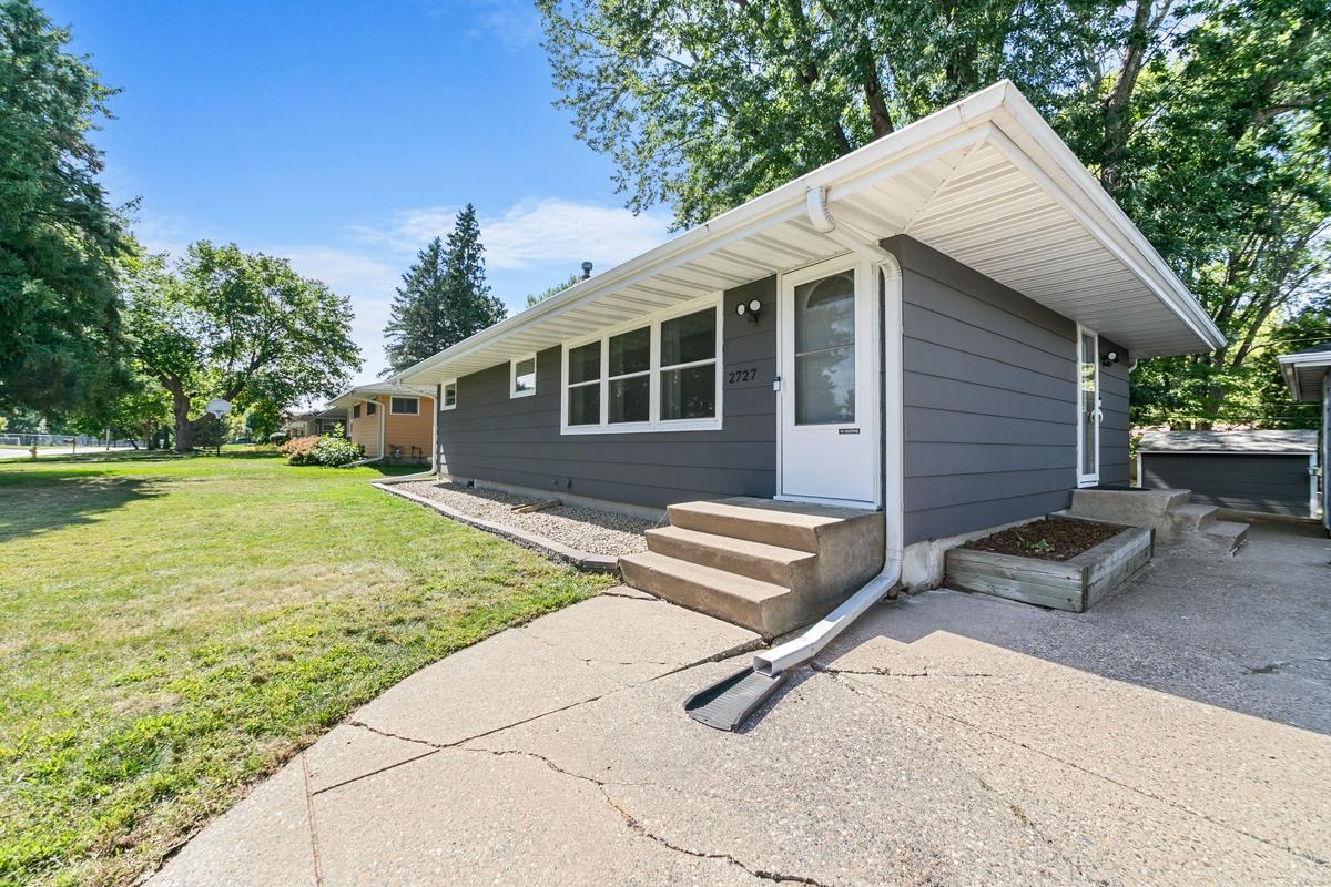 2727 Woodbridge Street — photo