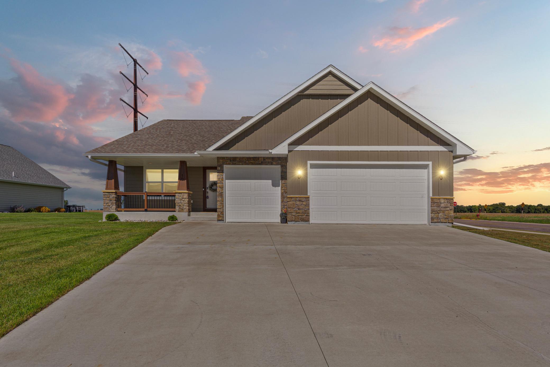 10 Sunset Court — photo