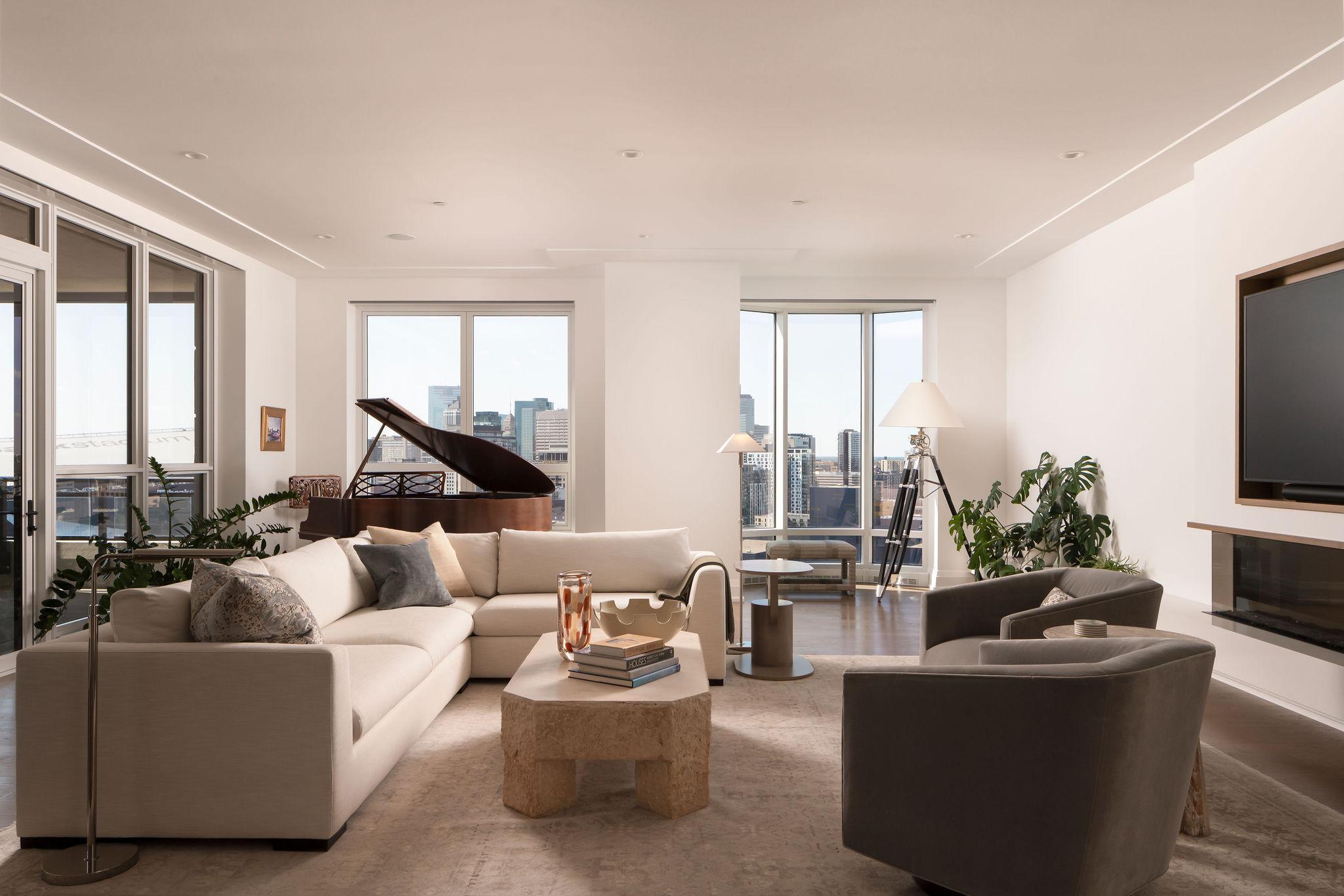 1111 W River Parkway 20B — photo