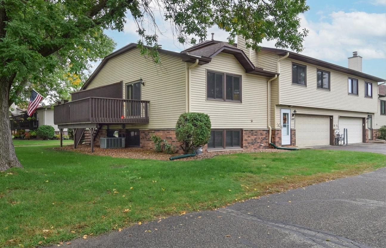 8724 N Maplebrook Circle — photo