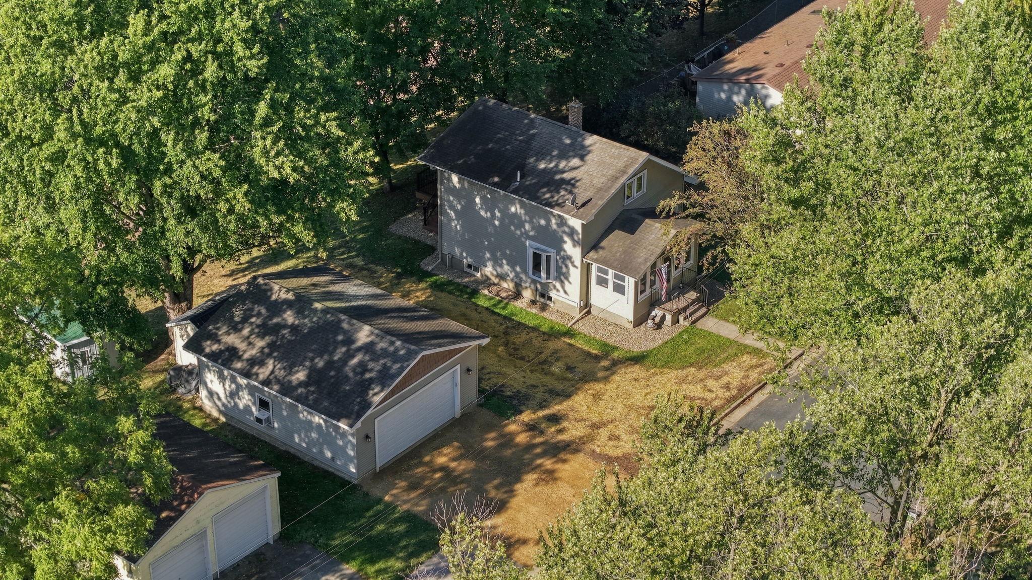 208 W Maple Street — photo