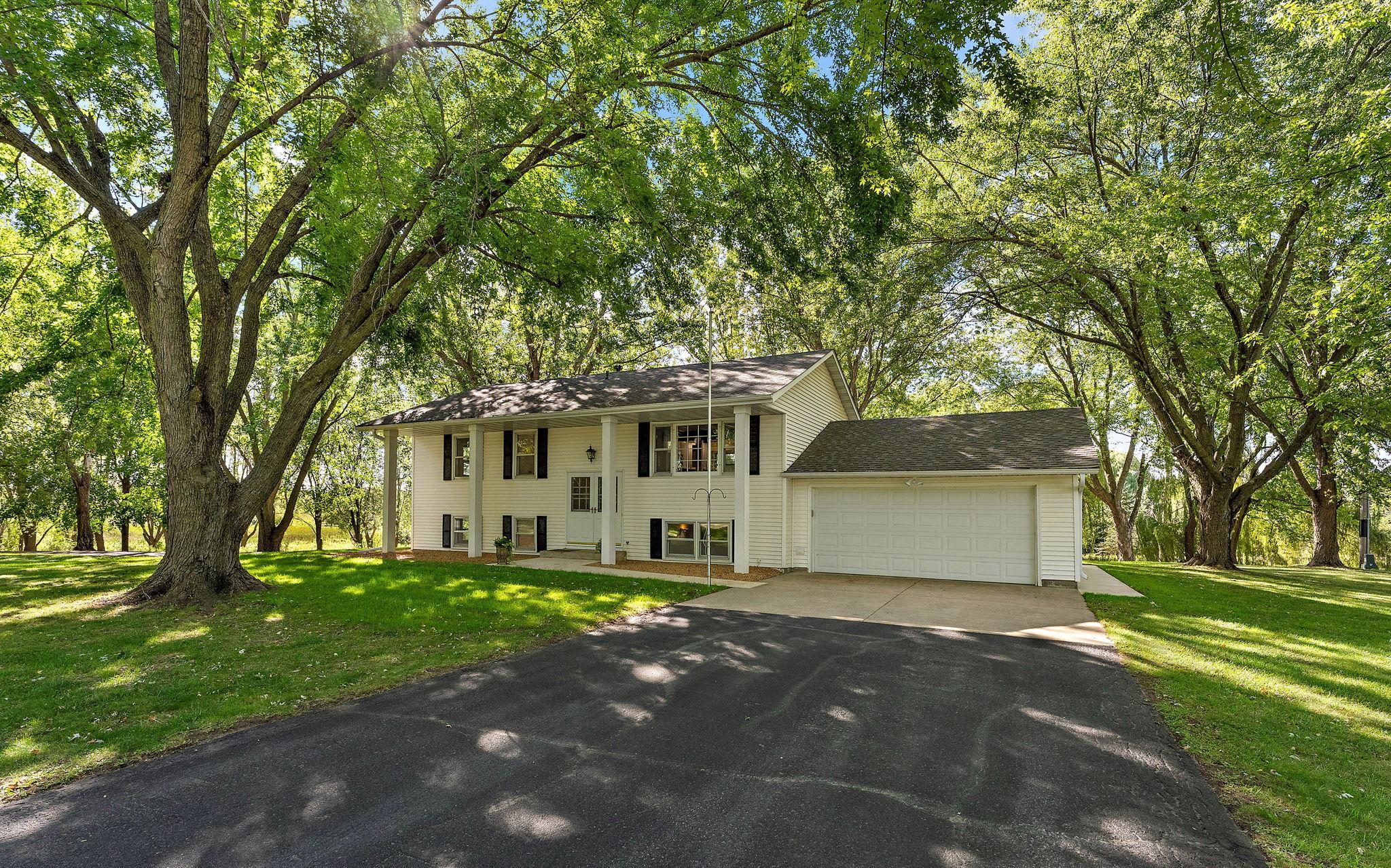 18421 Country Squires Circle — photo