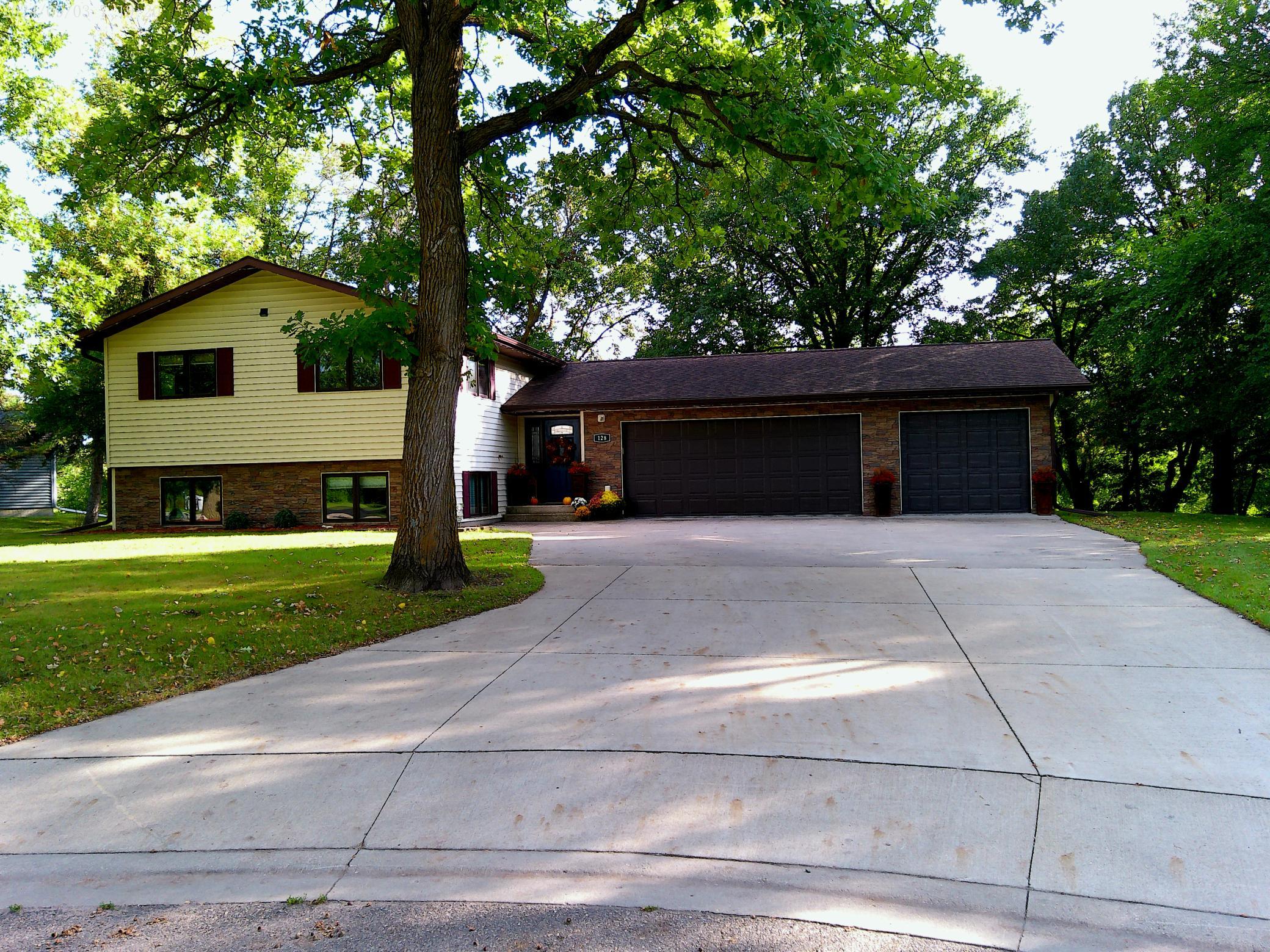 128 Eastwood Drive — photo