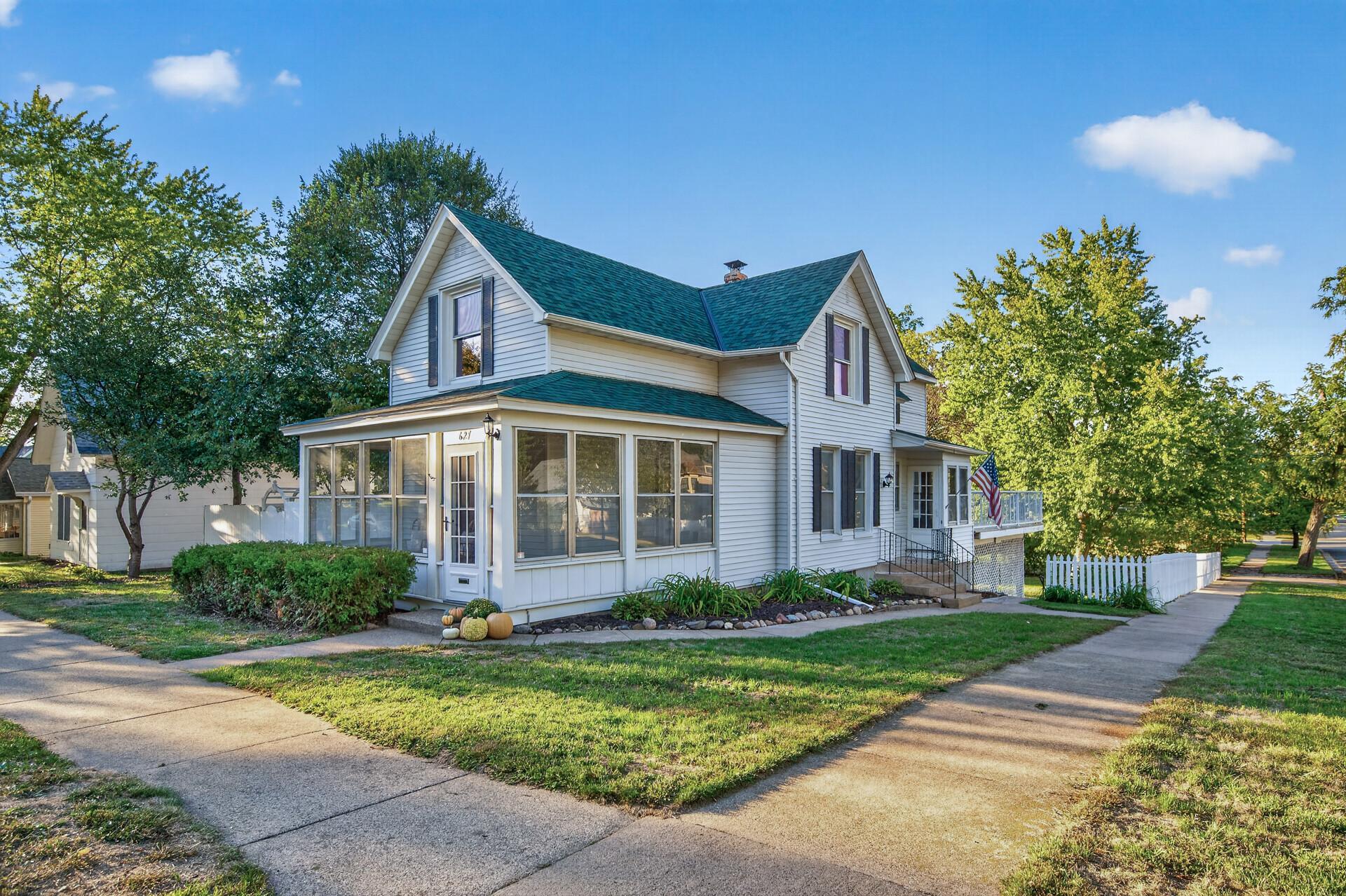 627 Locust Street — photo