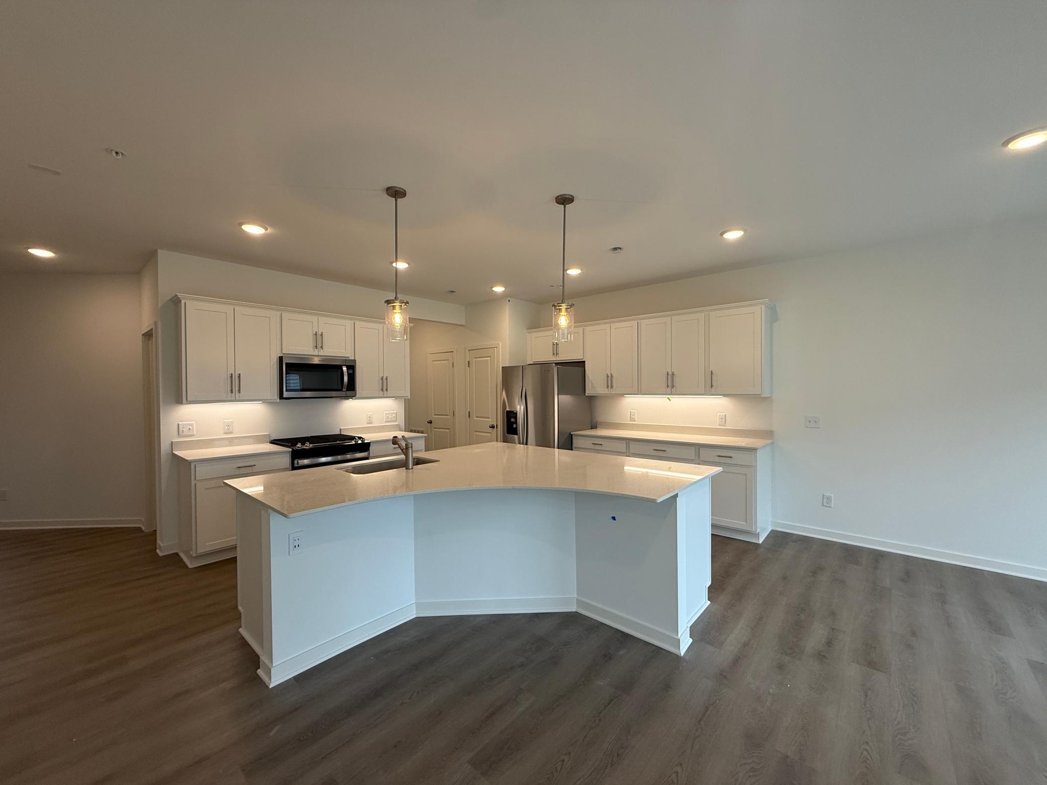 14924 Avondale View — photo