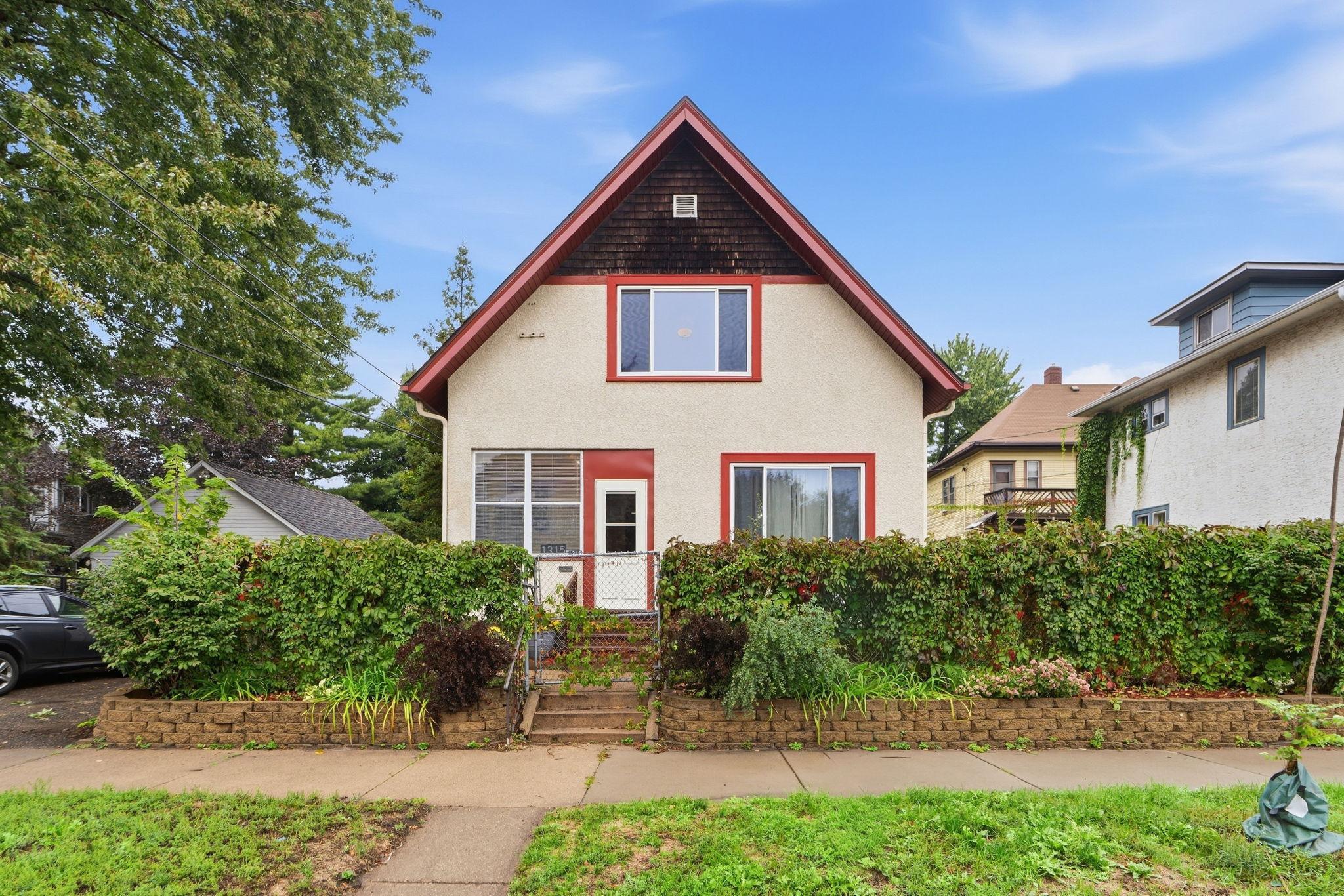 1315 19th Avenue NE — photo