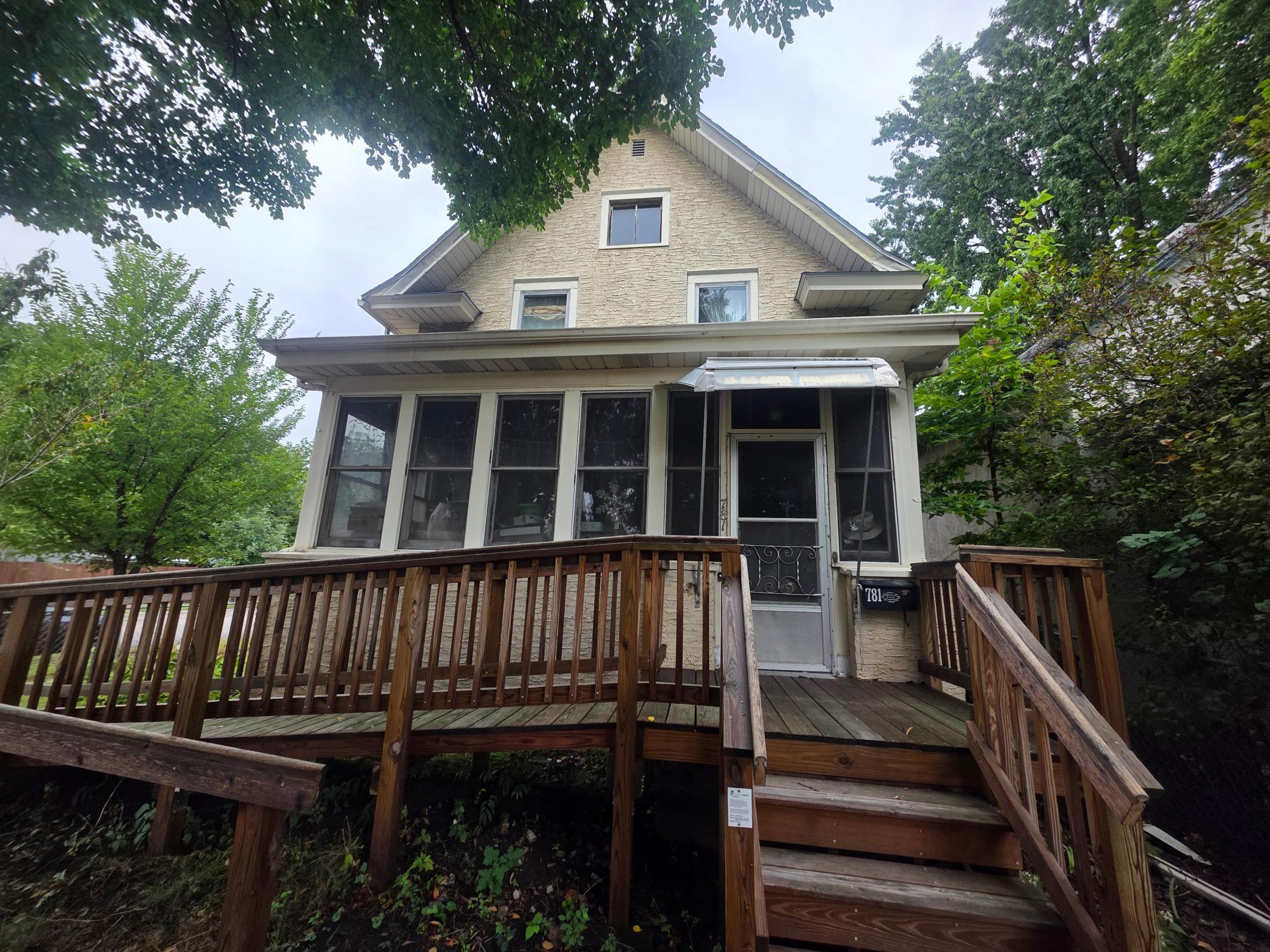 781 Lawson Avenue E — photo