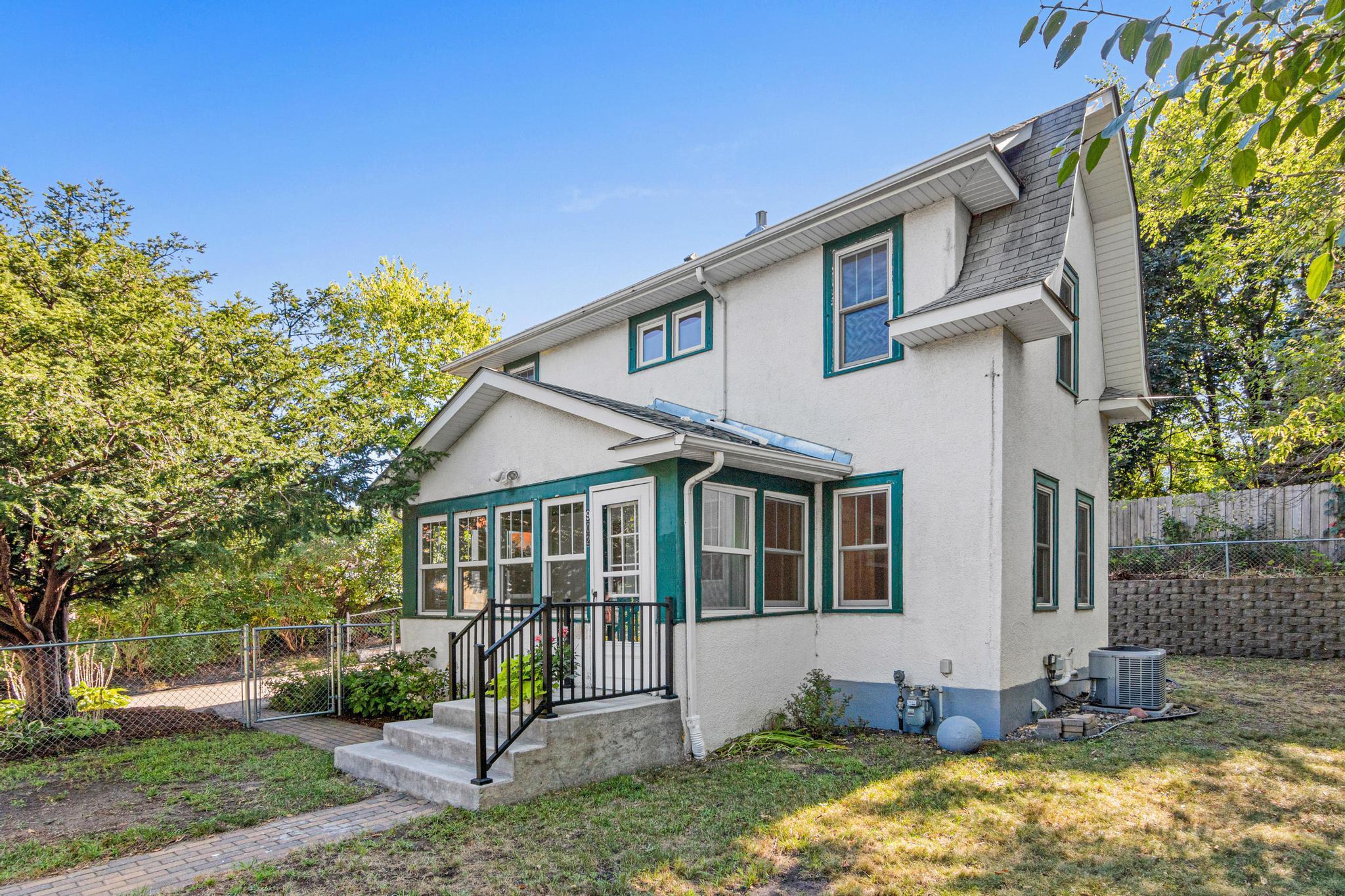 902 Hunt Place — photo