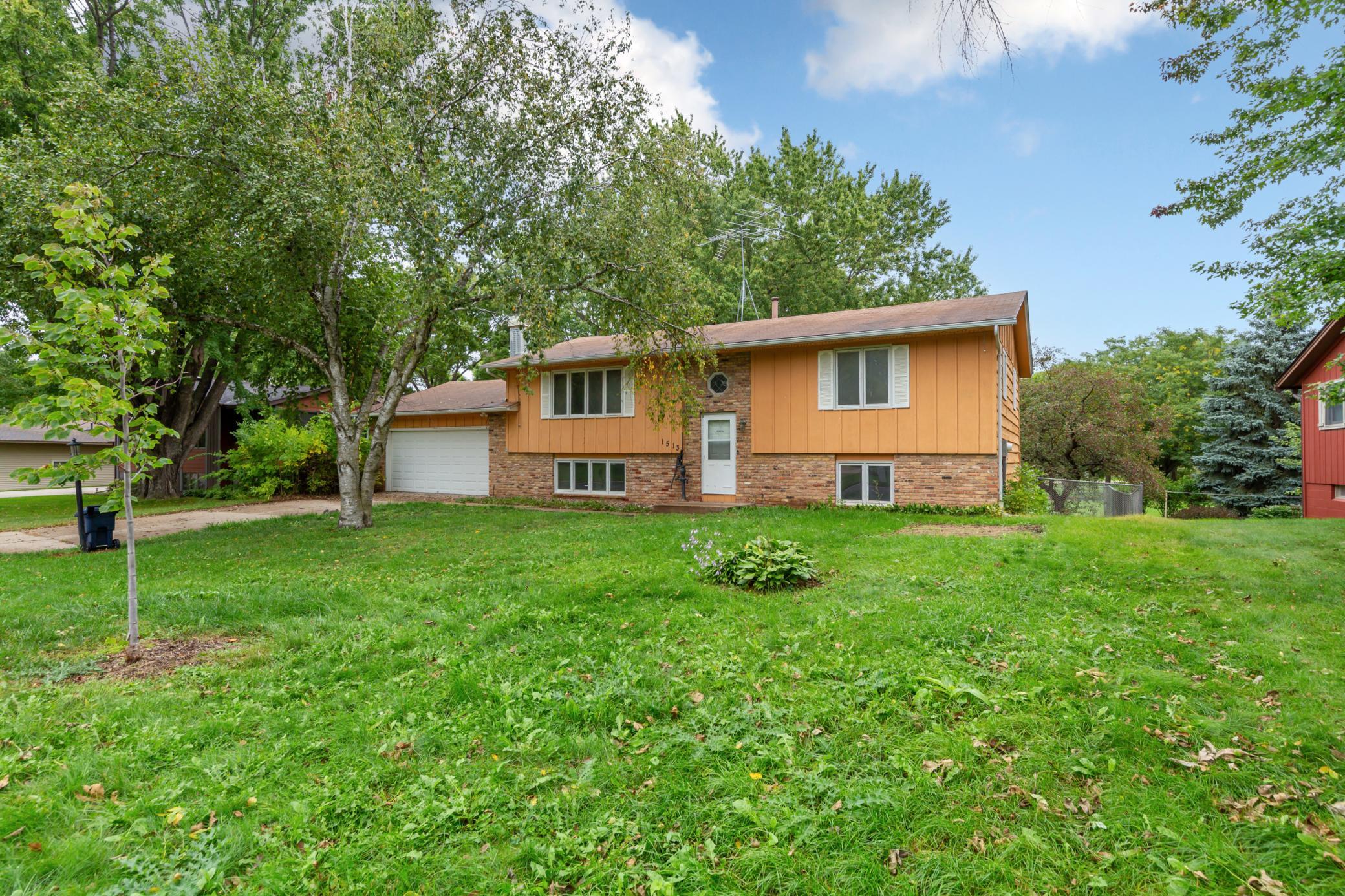 1513 Eisenhower Court — photo