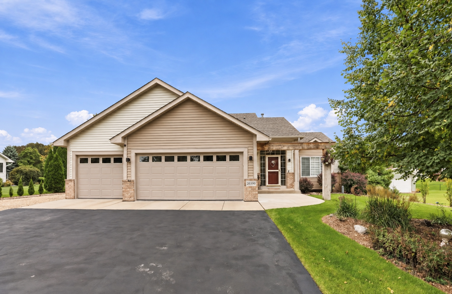 20390 Pintail Court — photo