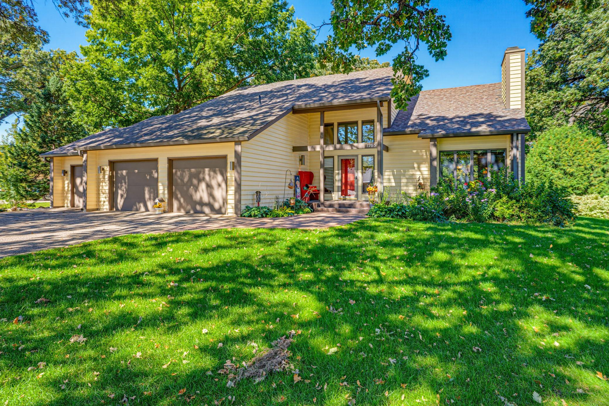 1265 Rolling Oaks Lane NW — photo