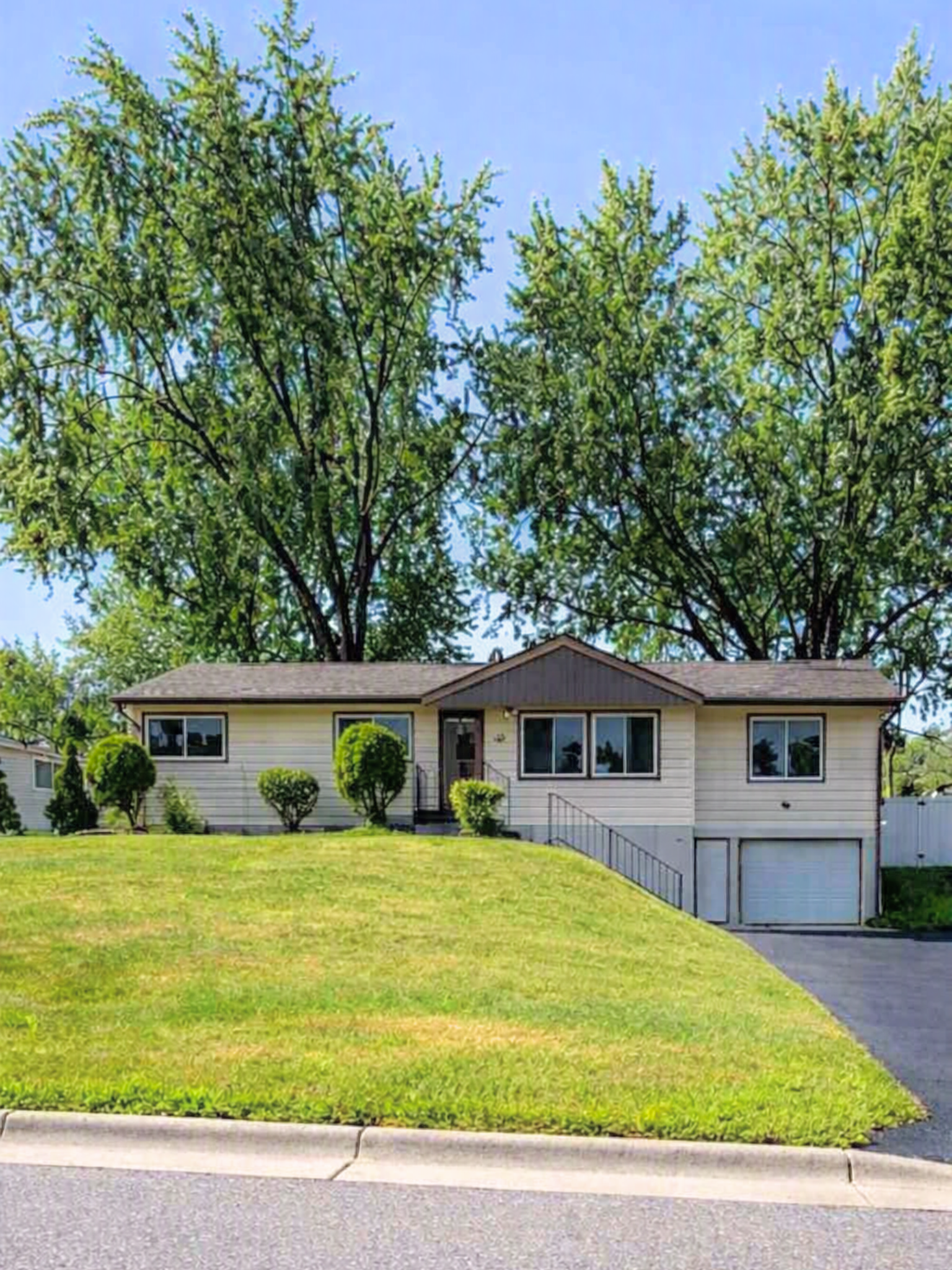 262 Demar Avenue — photo