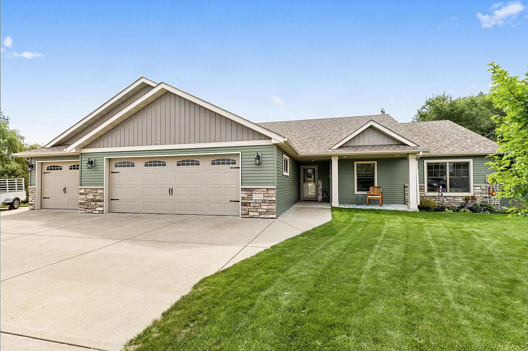 1244 Washington Court — photo