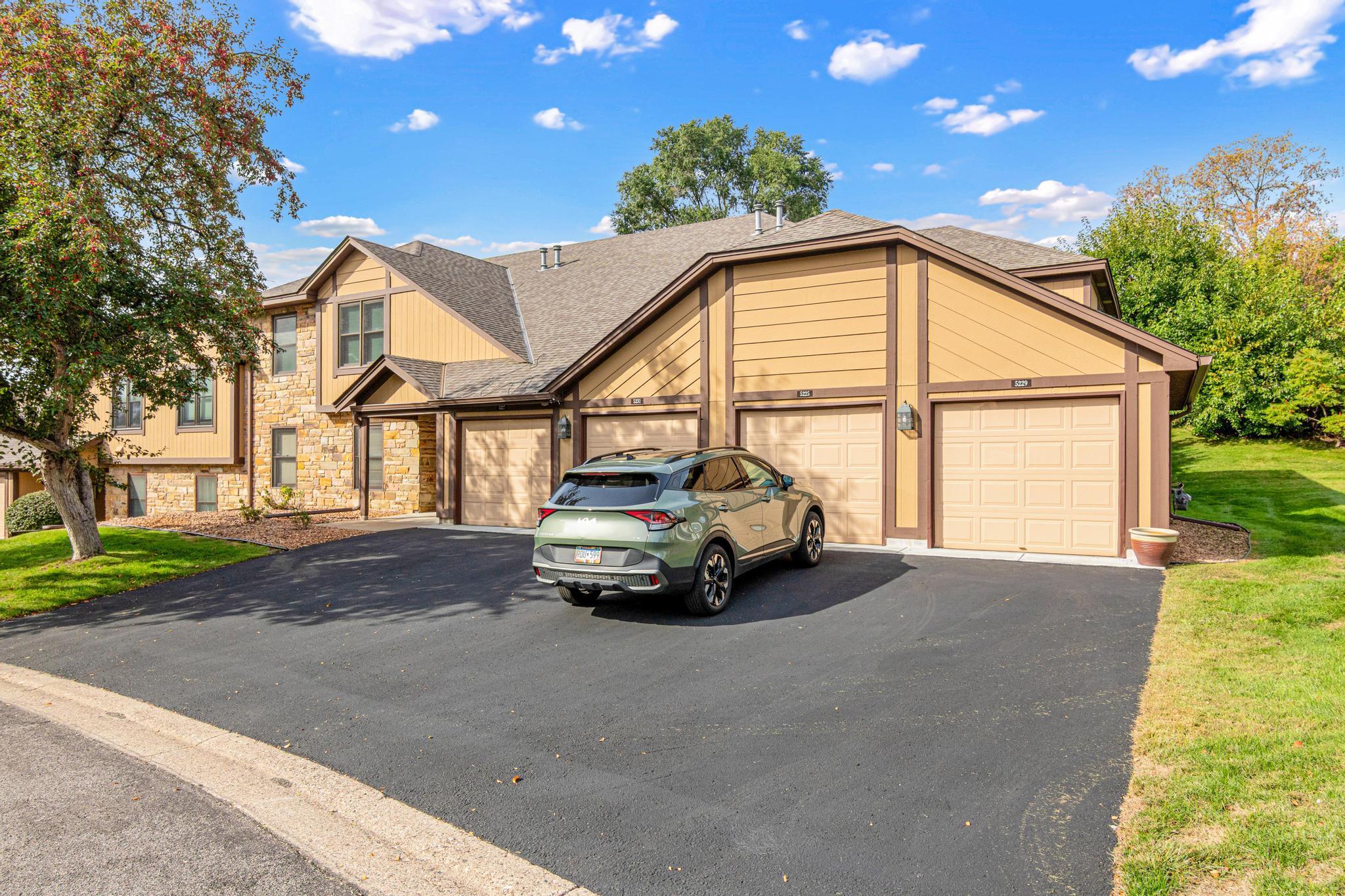 5229 Balmoral Lane — photo