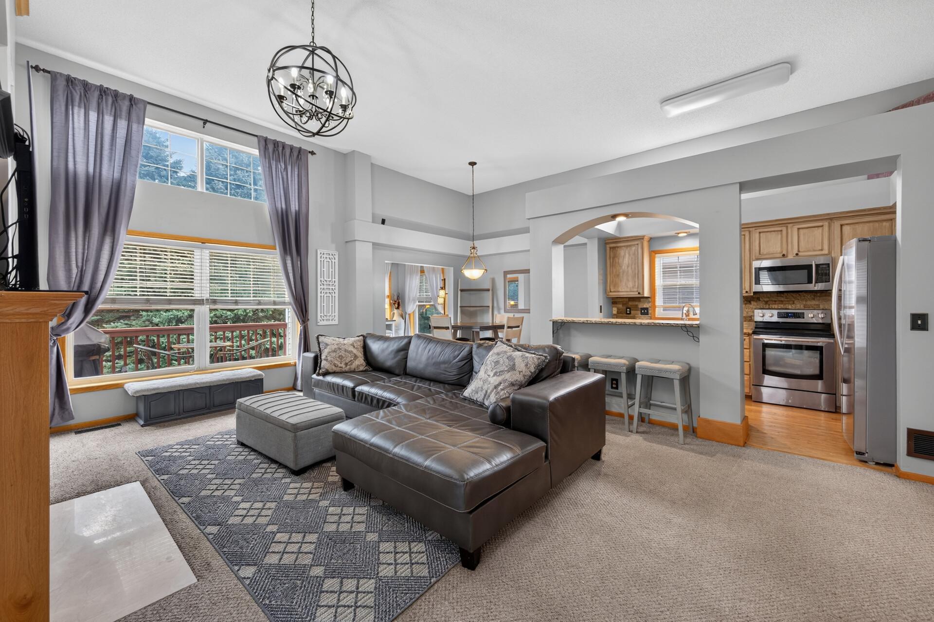 10154 Country Club Curve — photo