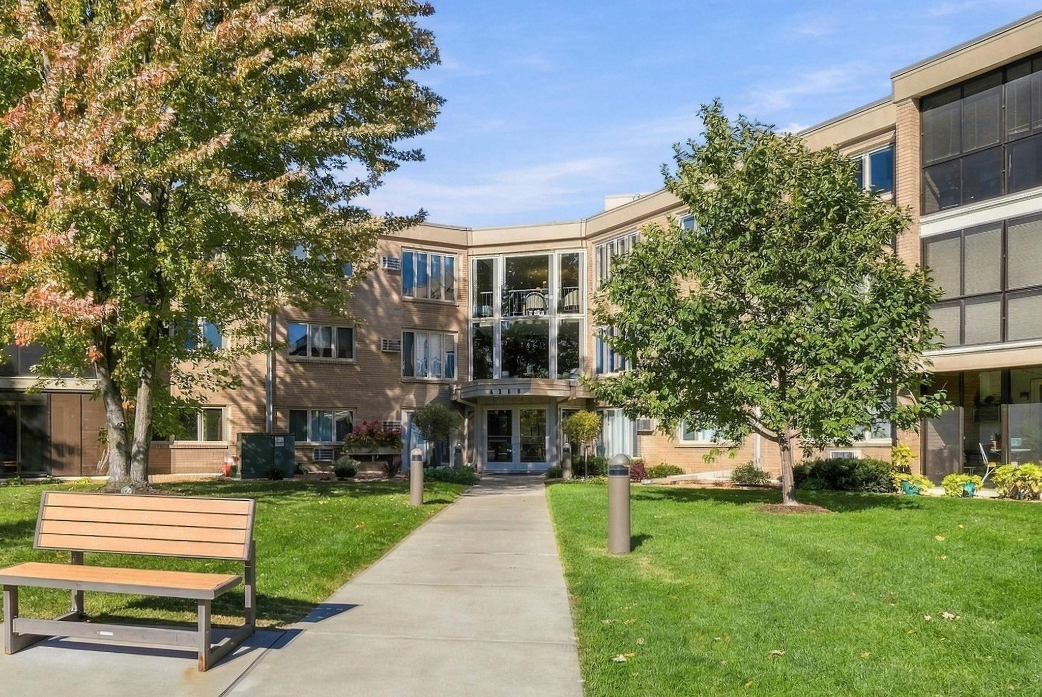 4360 Brookside Court Unit 211 — photo