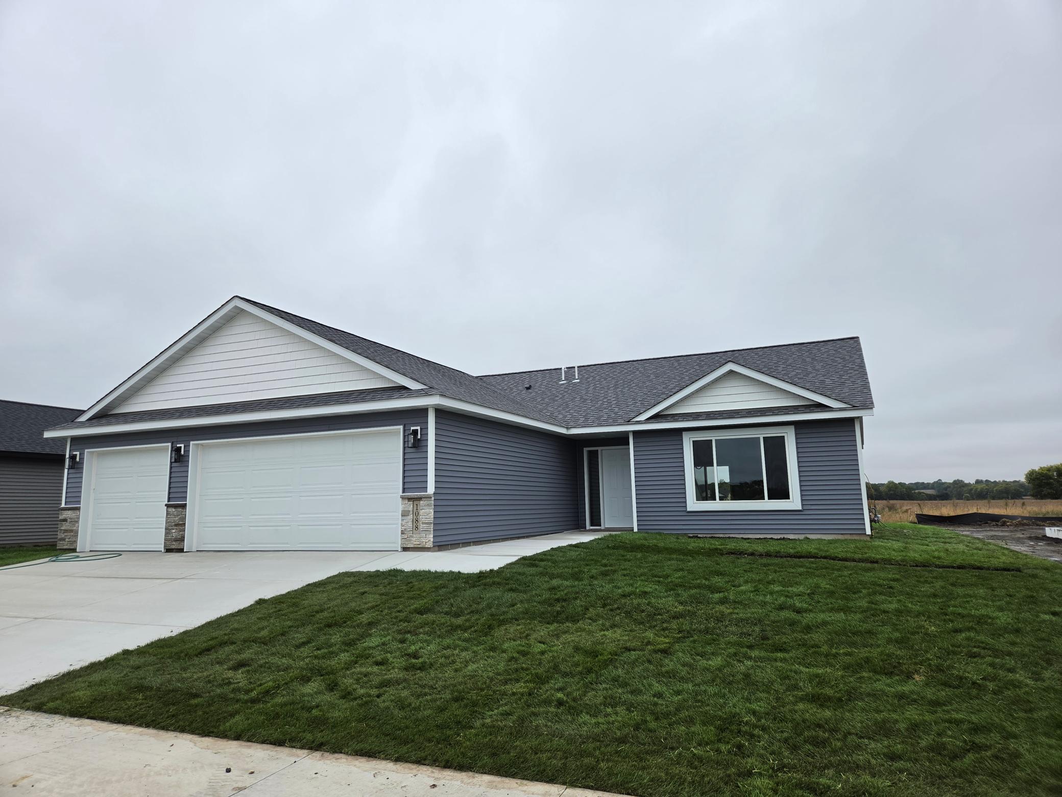1088 Cullen Street — photo