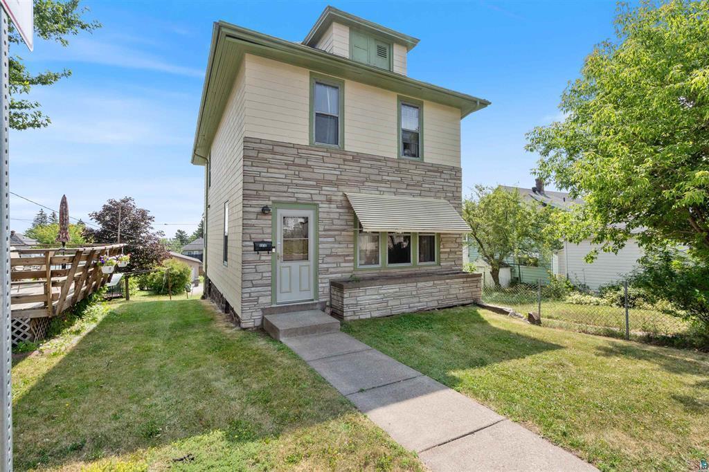 1010 E 9th Street, Duluth, MN 55805