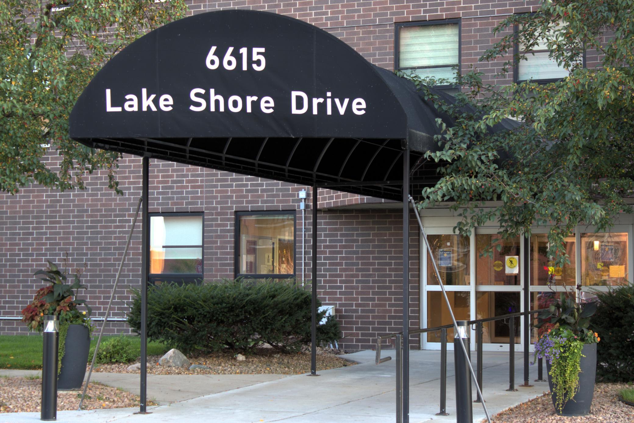 6615 Lake Shore Drive S Unit 116 — photo