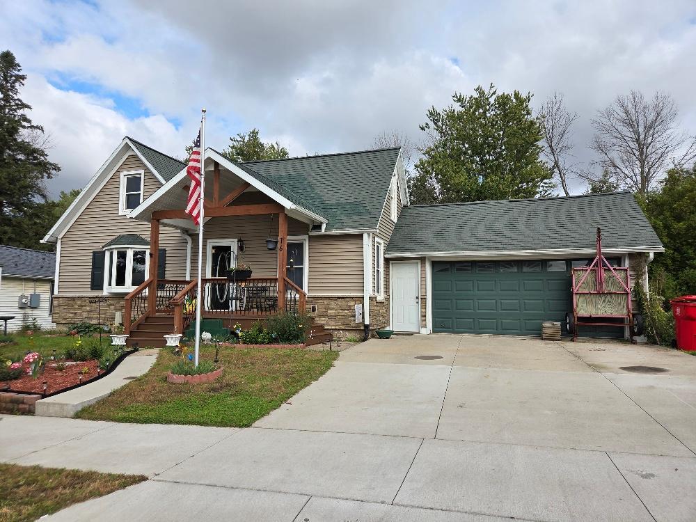 16 4th Avenue SE, Dodge Center, MN 55927 | Realty.com