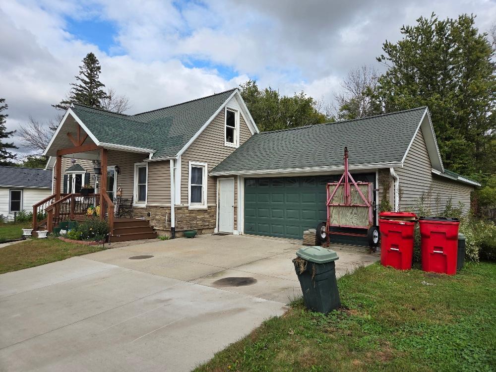 16 4th Avenue SE, Dodge Center, MN 55927 | Realty.com
