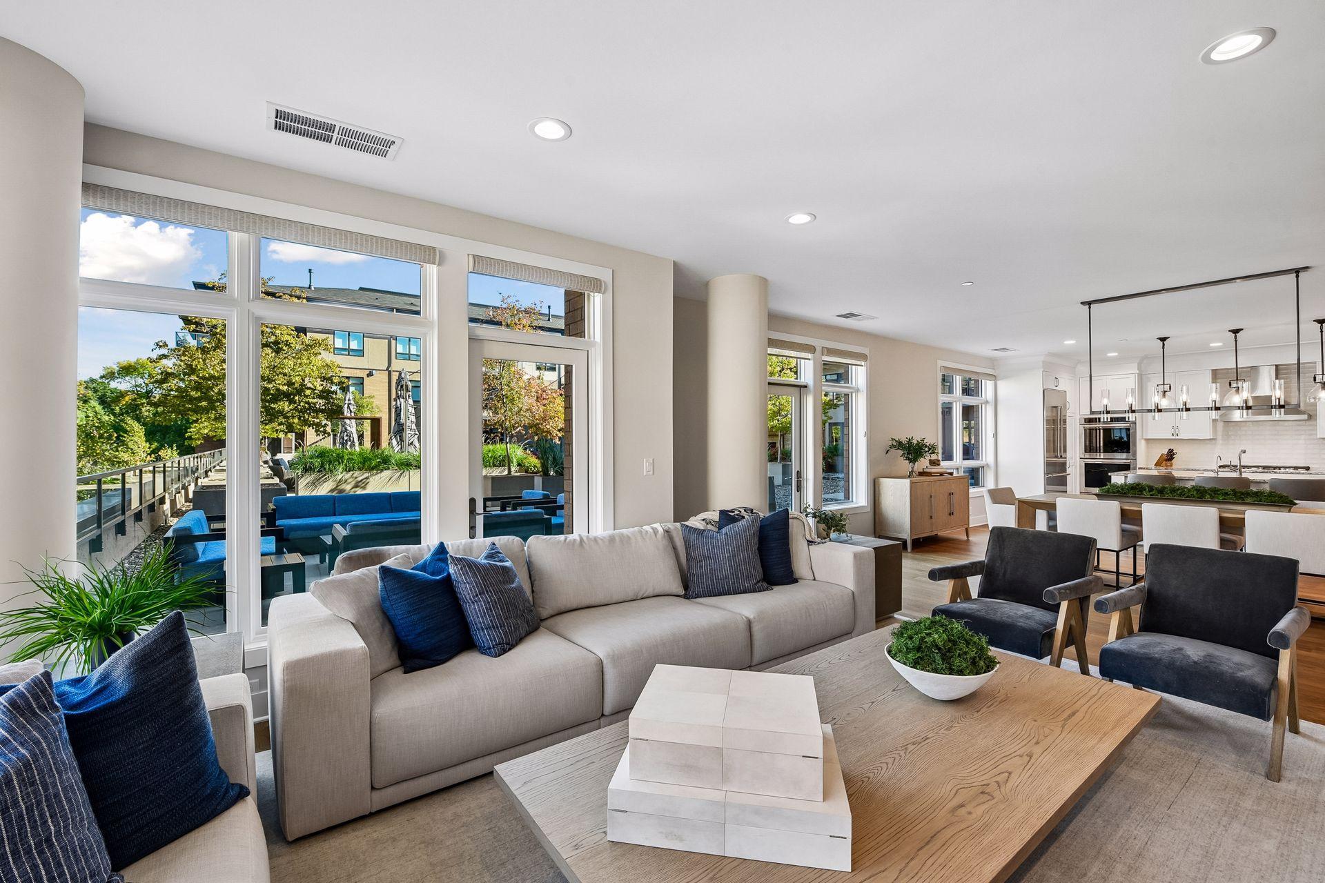 875 Lake Street N Unit 220 — photo