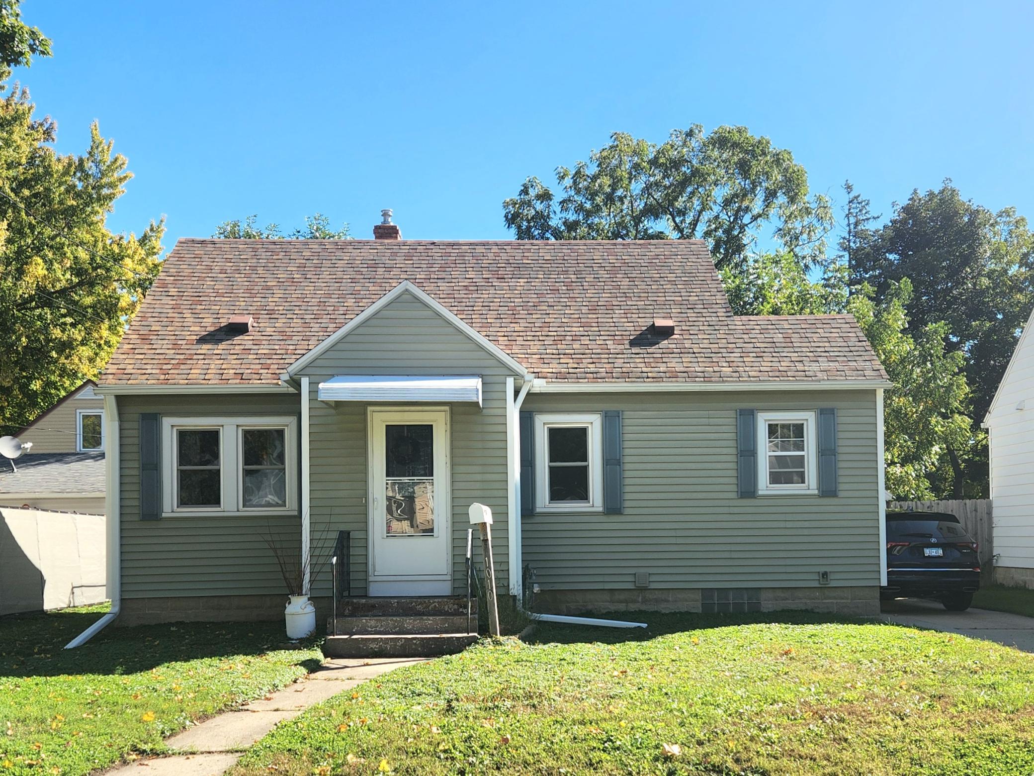 1010 3rd Avenue SE — photo