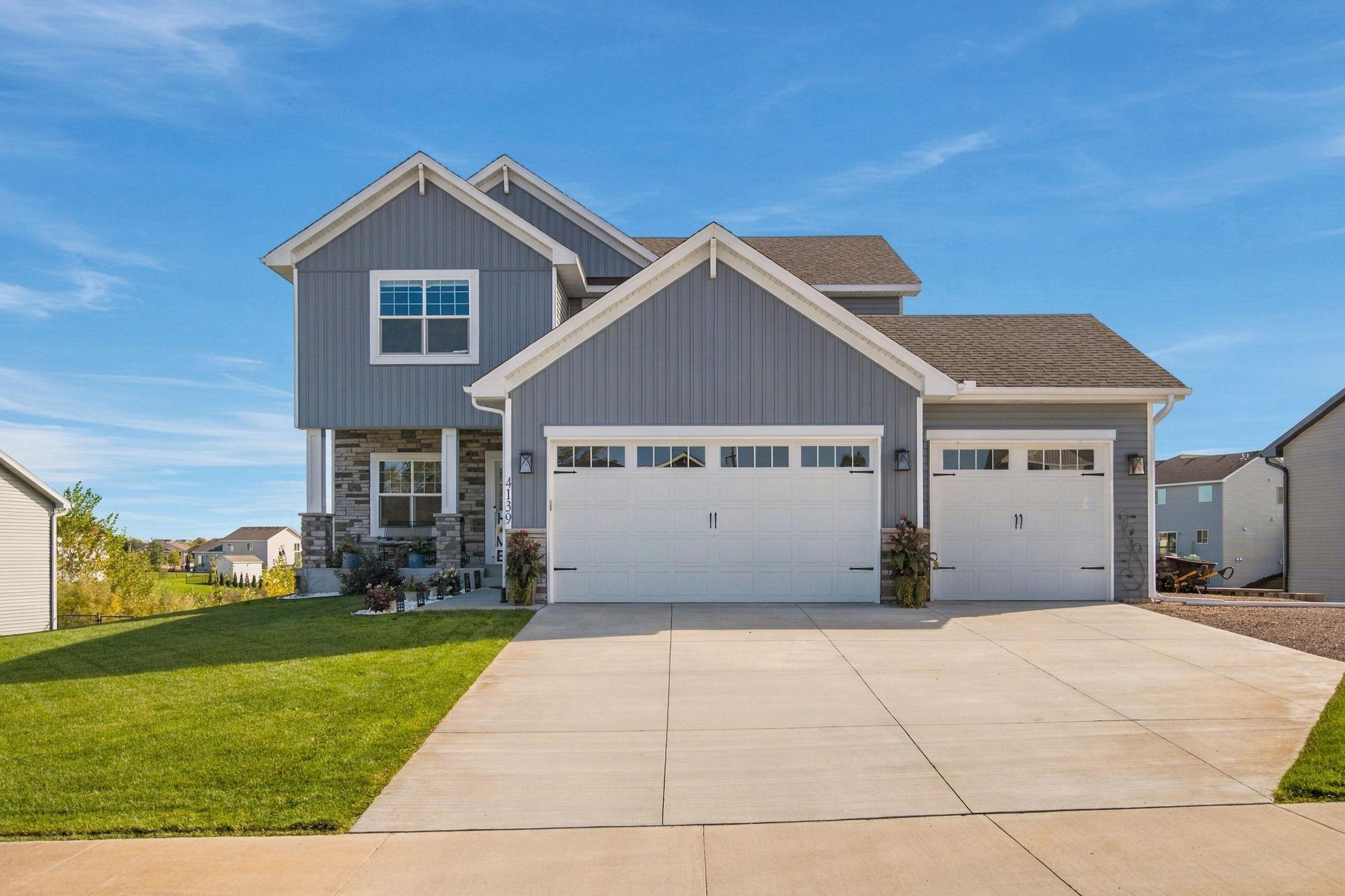 4139 Eaton Circle NE — photo