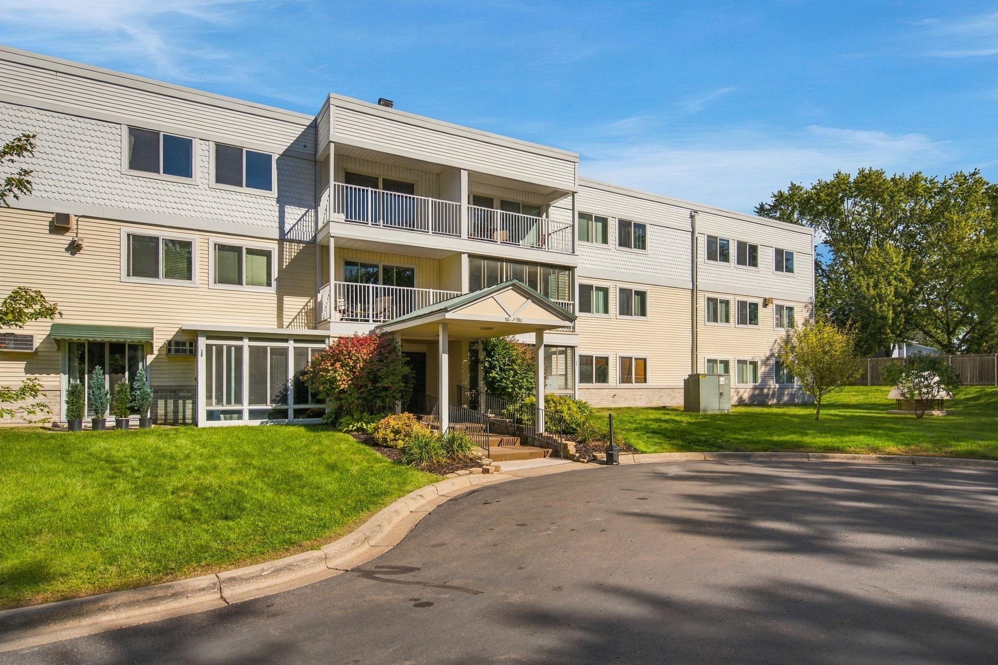 132 Demont Avenue E Unit 238 — photo