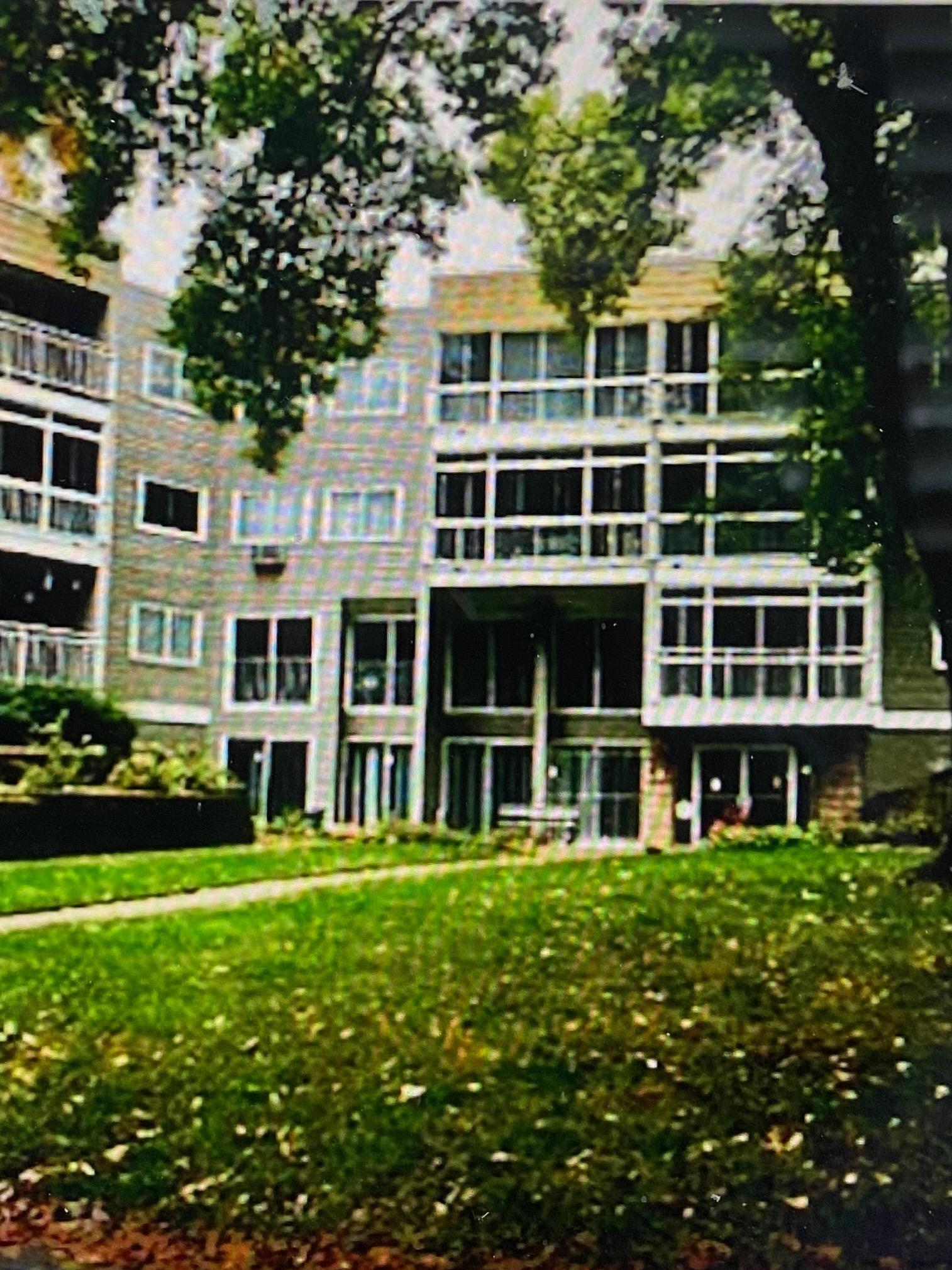 135 Viking Drive E 117 — photo