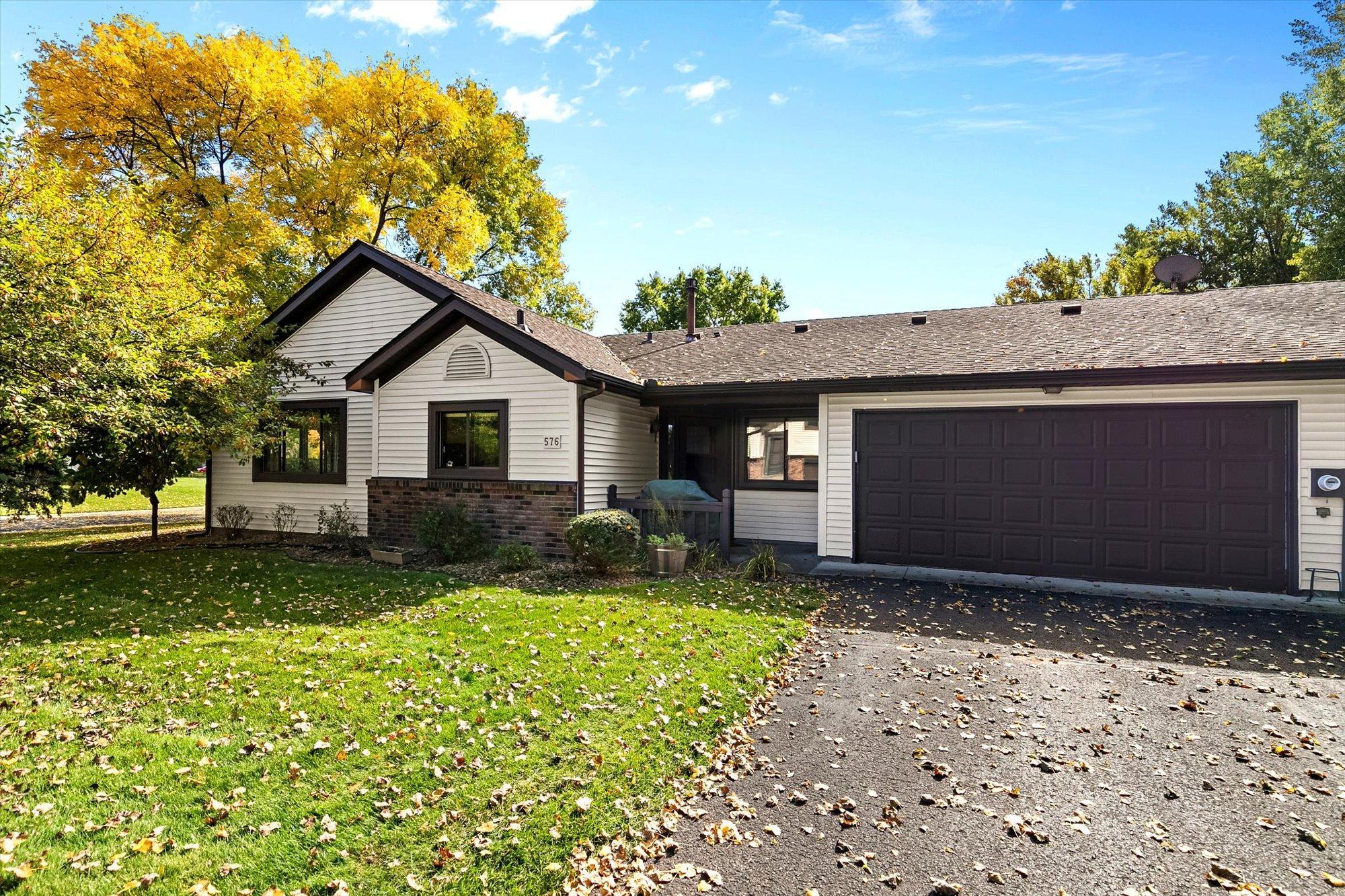 576 Donegal Circle — photo