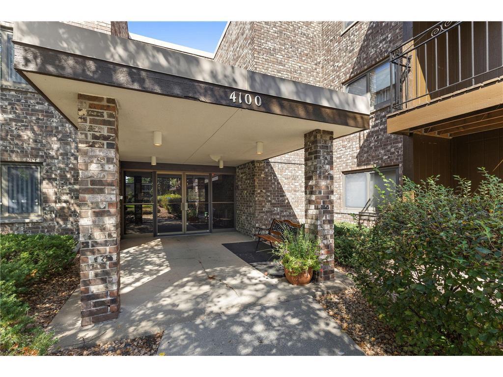 4100 Parklawn Avenue Unit 318 — photo