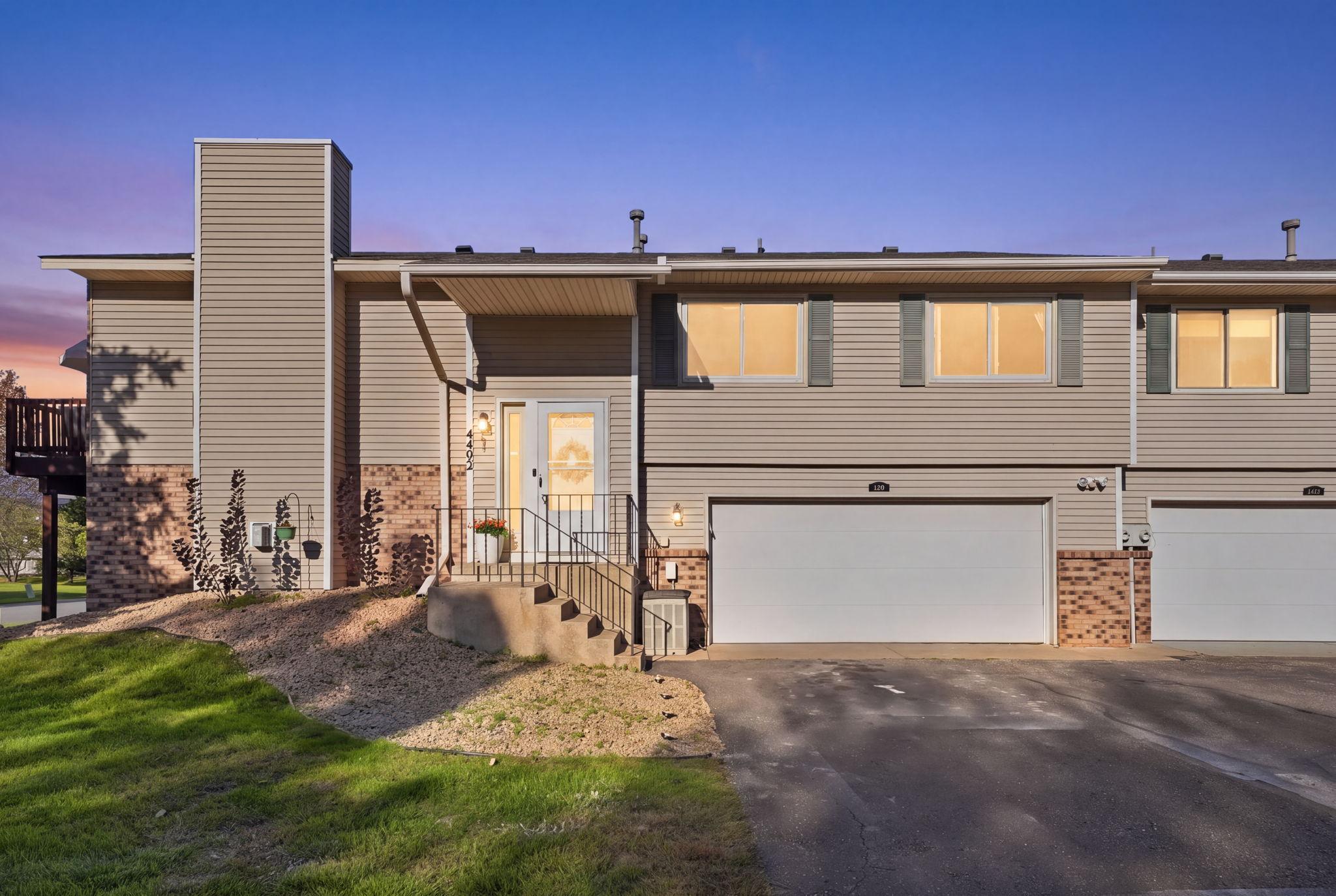 4492 Clover Lane — photo