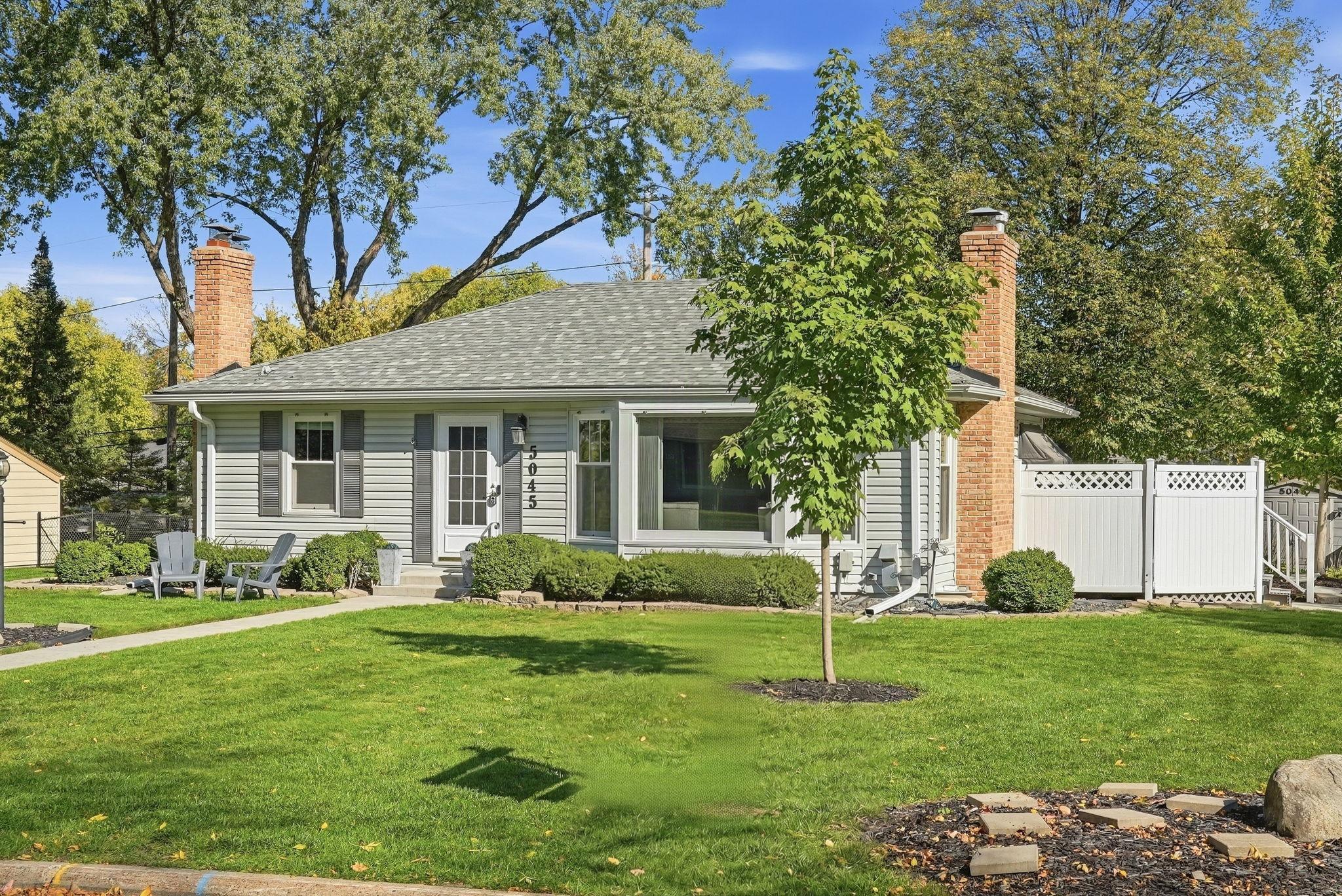 5045 Oxford Avenue — photo