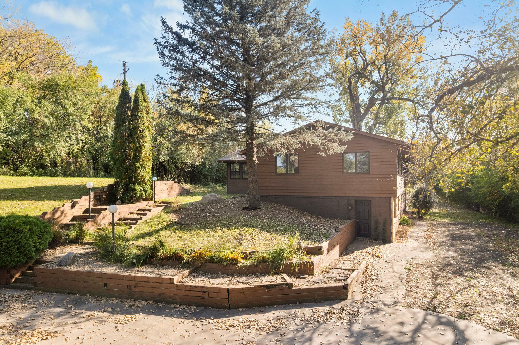 1101 Faribault Road — photo