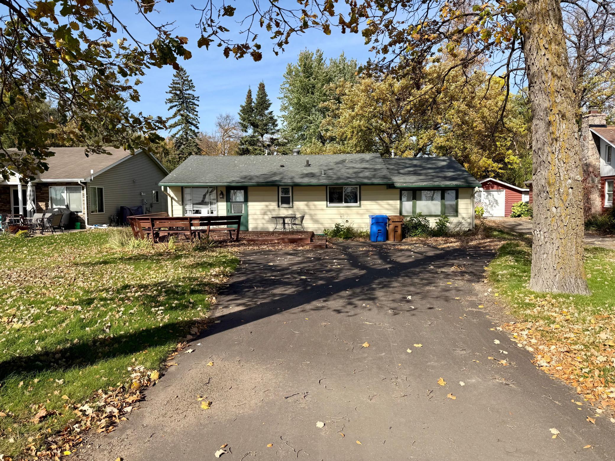 926 W Lake Drive — photo